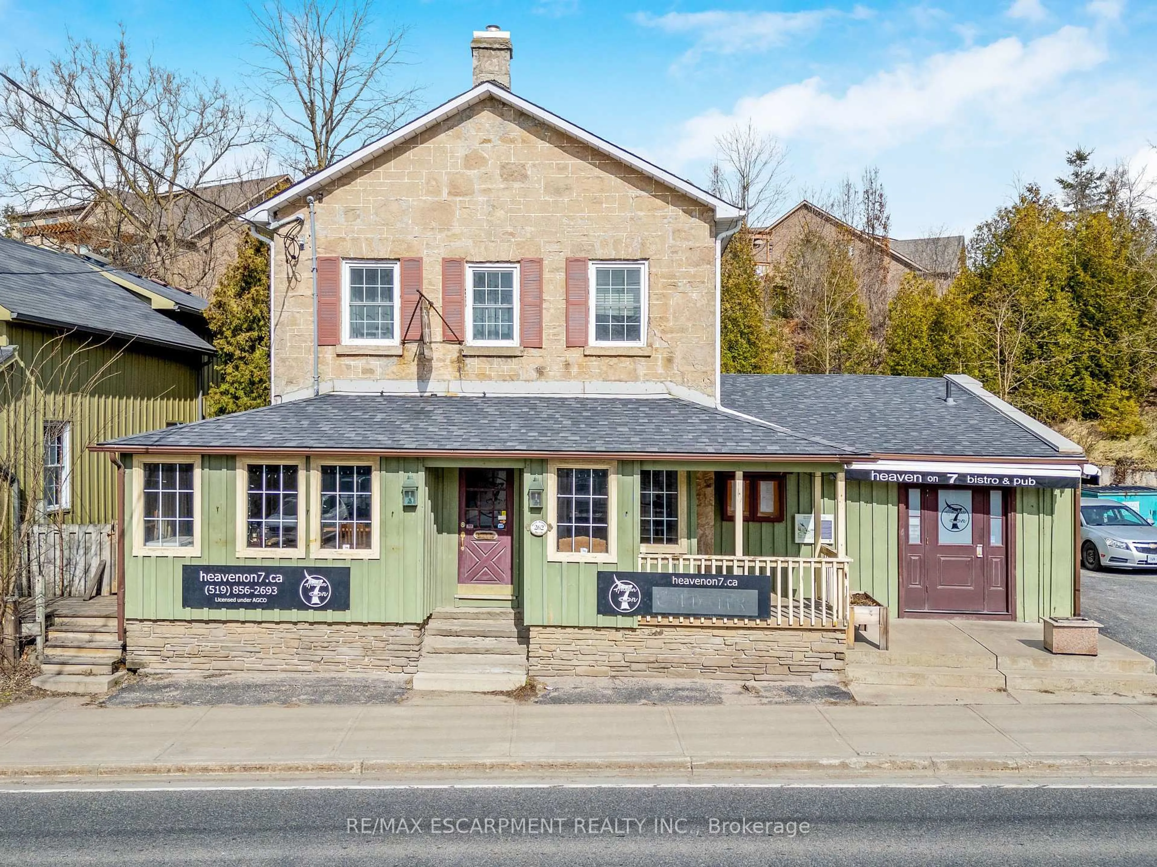 A pic from outside/outdoor area/front of a property/back of a property/a pic from drone, street for 262-270 Main St, Guelph/Eramosa Ontario N0B 2K0