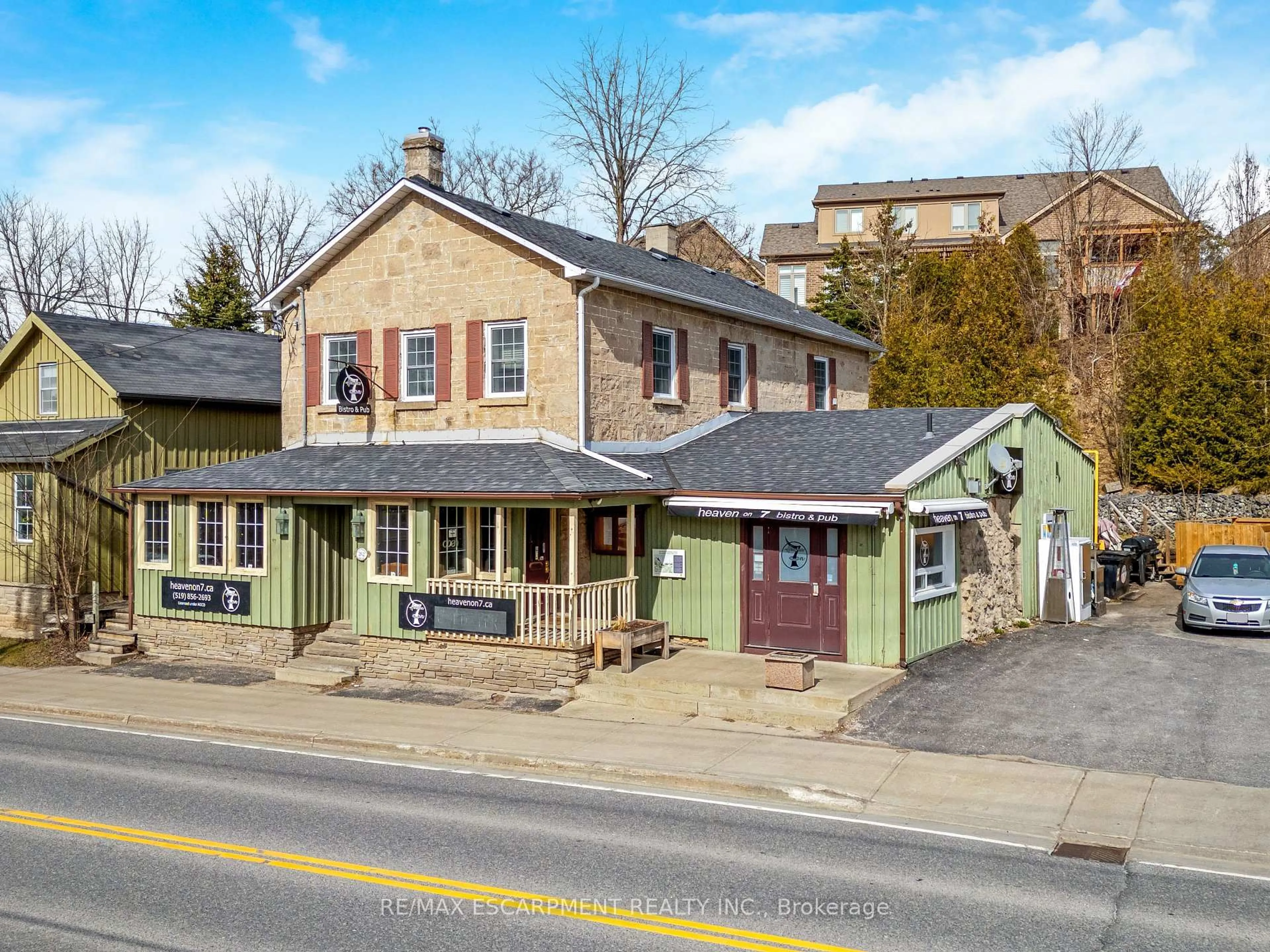 A pic from outside/outdoor area/front of a property/back of a property/a pic from drone, street for 262-270 Main St, Guelph/Eramosa Ontario N0B 2K0