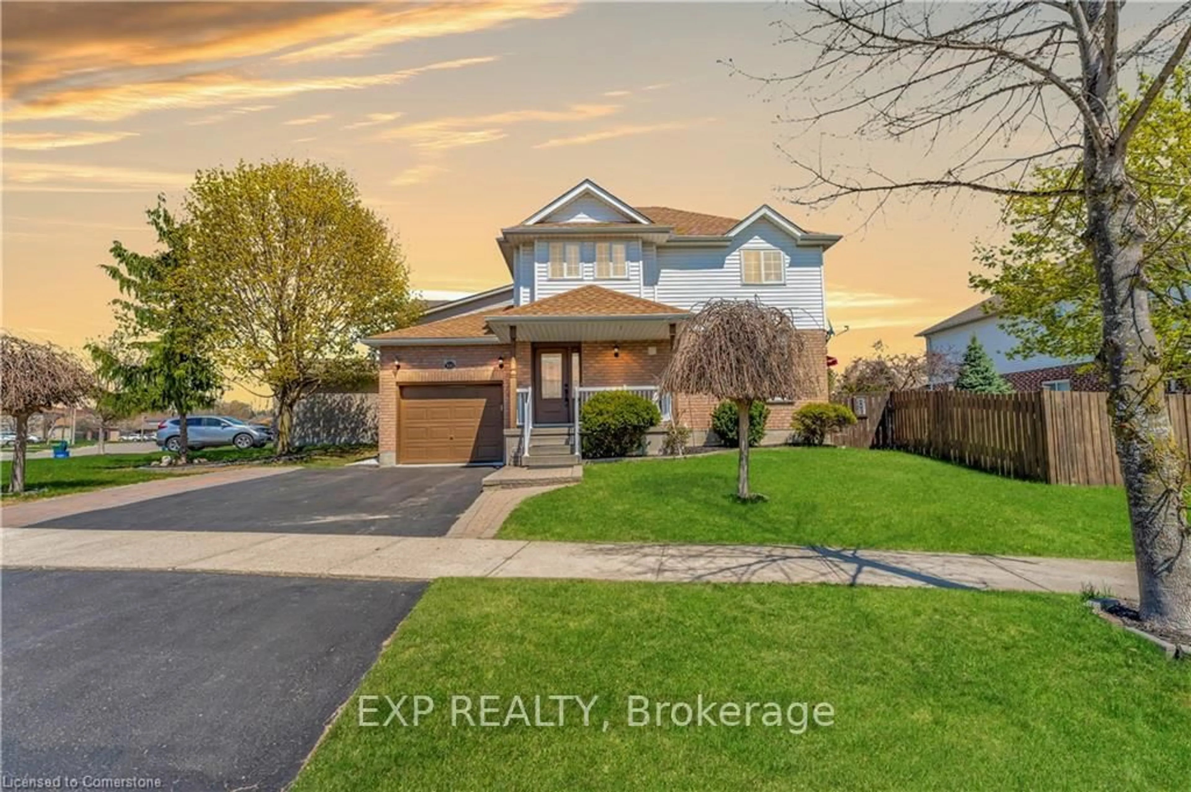 A pic from outside/outdoor area/front of a property/back of a property/a pic from drone, street for 500 Marl Meadow Cres, Kitchener Ontario N2R 1L1