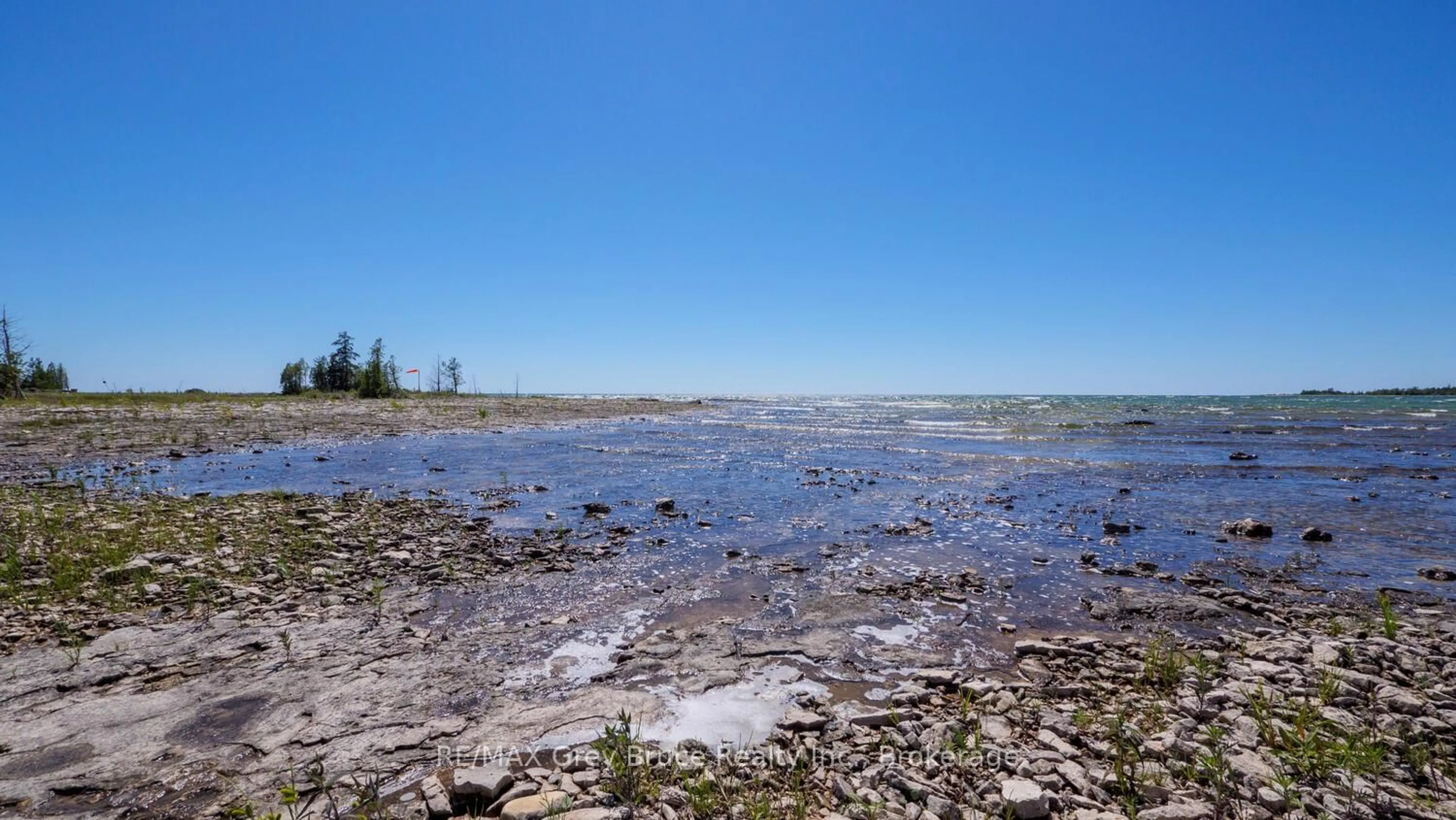 Blurry image for 1034 DORCAS BAY Rd, Northern Bruce Peninsula Ontario N0H 2R0