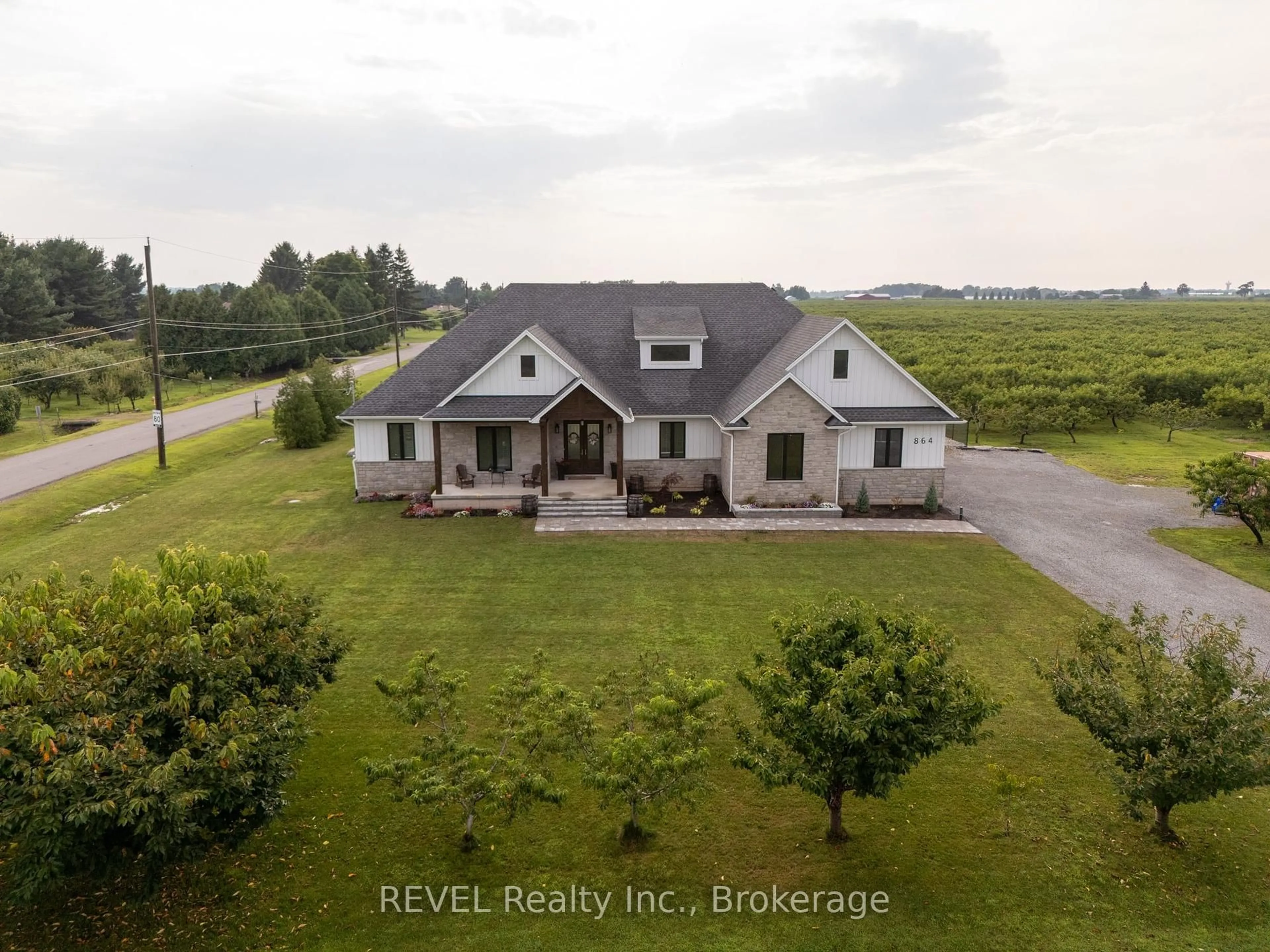 A pic from outside/outdoor area/front of a property/back of a property/a pic from drone, water/lake/river/ocean view for 864 CONCESSION 1 RD Rd, Niagara-on-the-Lake Ontario L0S 1J0