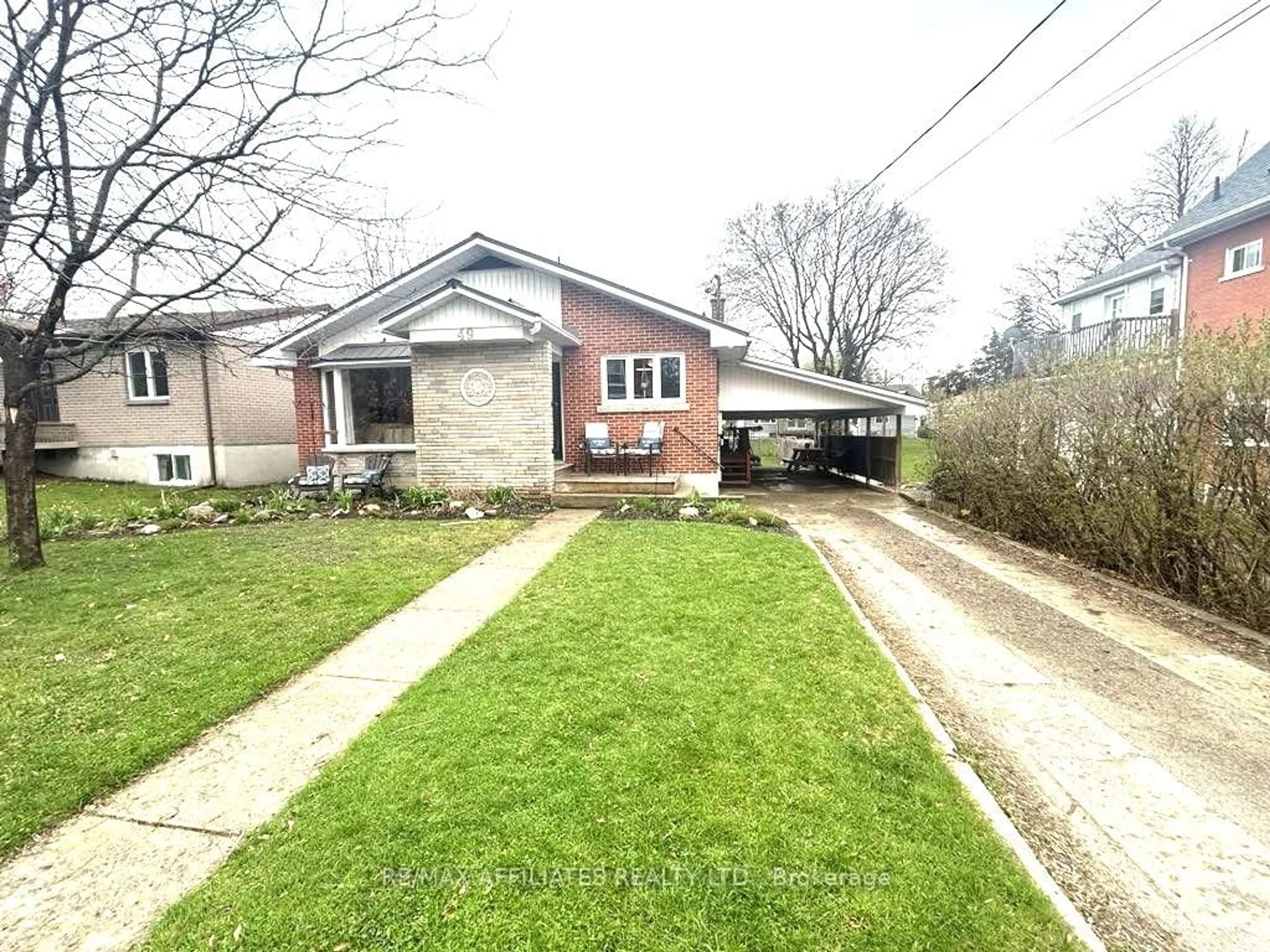A pic from outside/outdoor area/front of a property/back of a property/a pic from drone, street for 49 Gladstone Ave, Smith Falls Ontario K7A 1R8