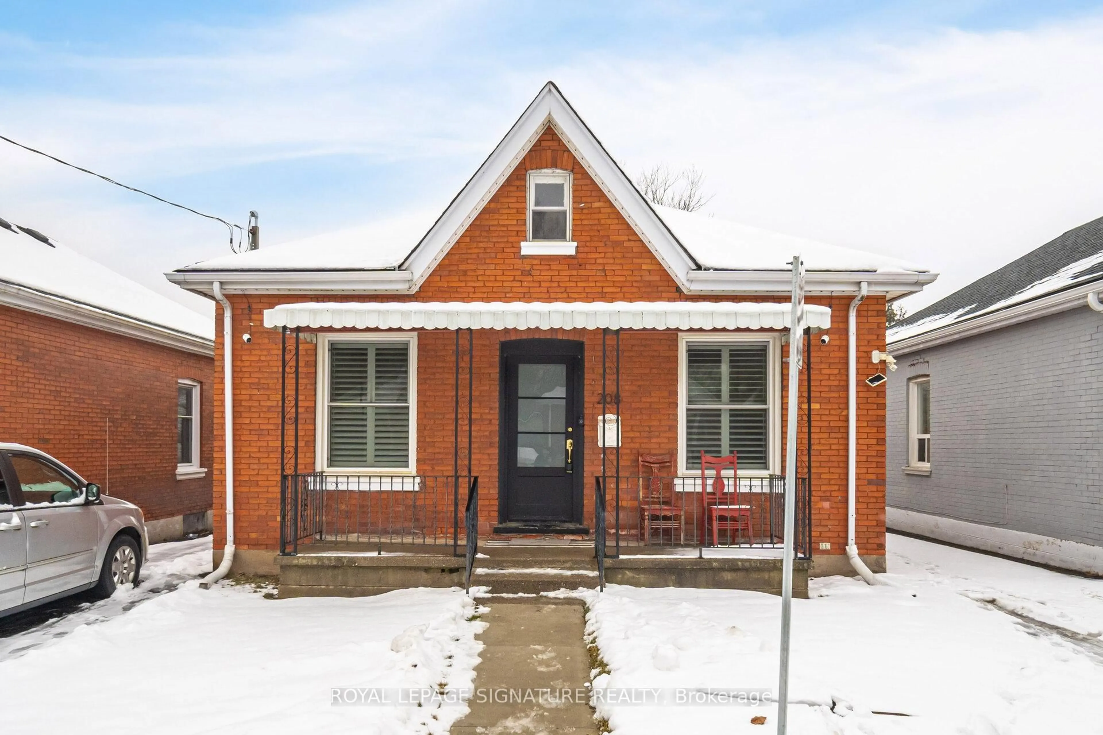 Home with brick exterior material, street for 208 Drummond St, Brantford Ontario N3S 6B2