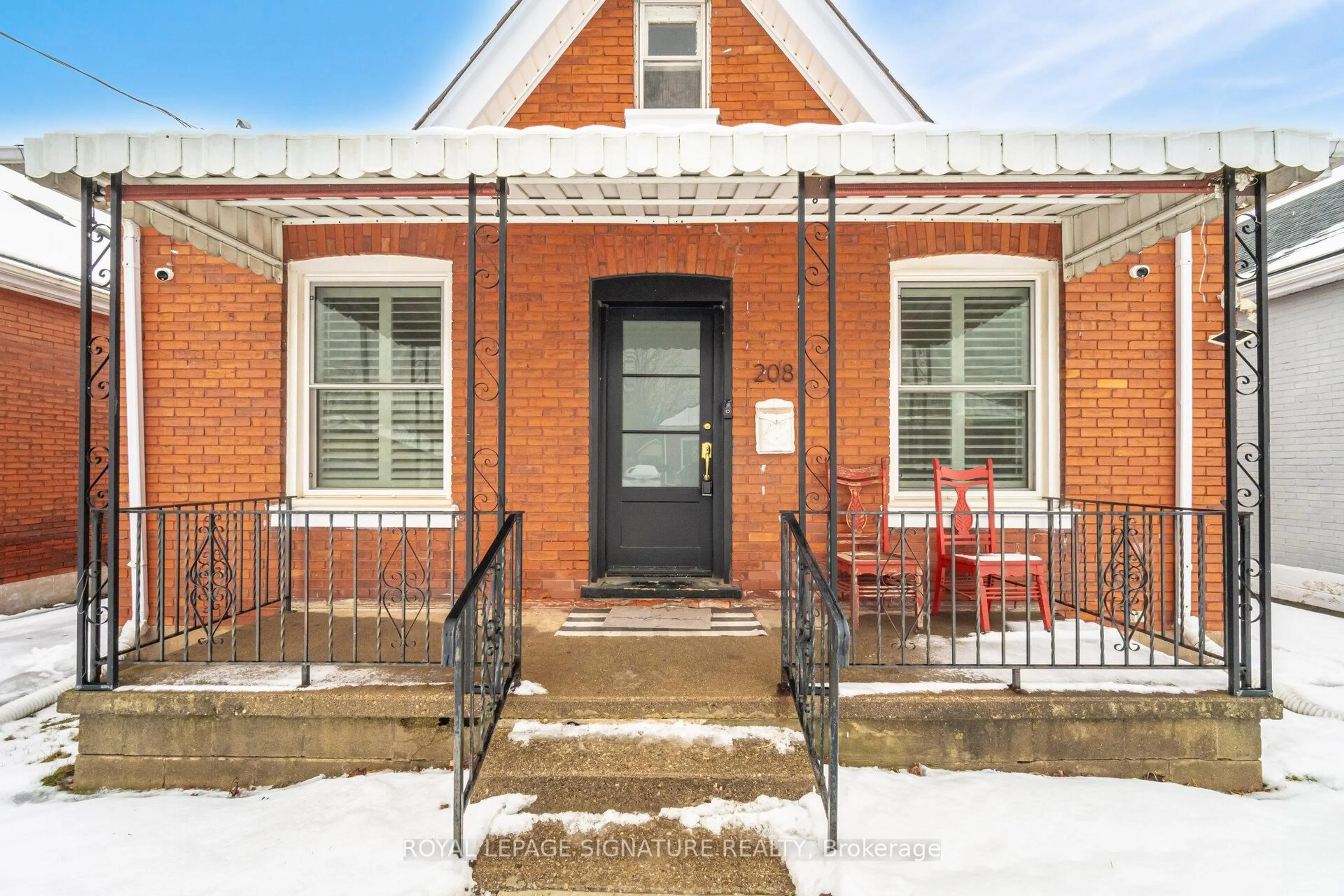 Home with brick exterior material, street for 208 Drummond St, Brantford Ontario N3S 6B2