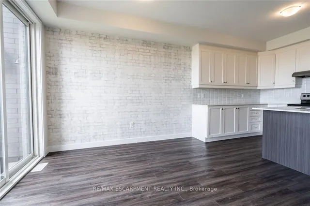 Additional property image - 6 Bedrock Dr