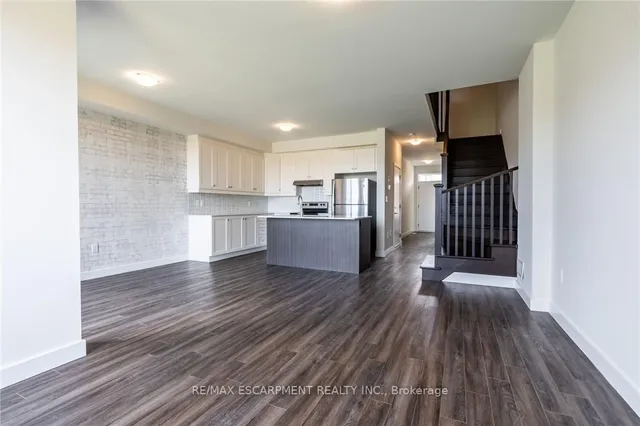 Additional property image - 6 Bedrock Dr