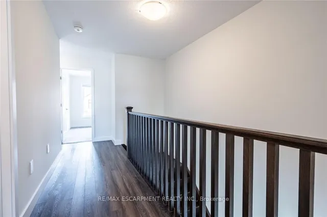 Additional property image - 6 Bedrock Dr