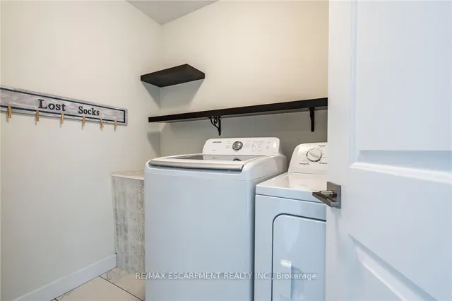 Additional property image - 6 Bedrock Dr
