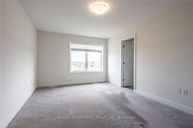 Additional property image - 6 Bedrock Dr