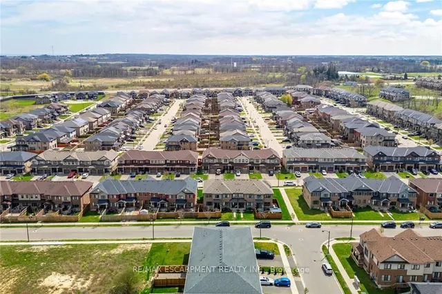 Additional property image - 6 Bedrock Dr