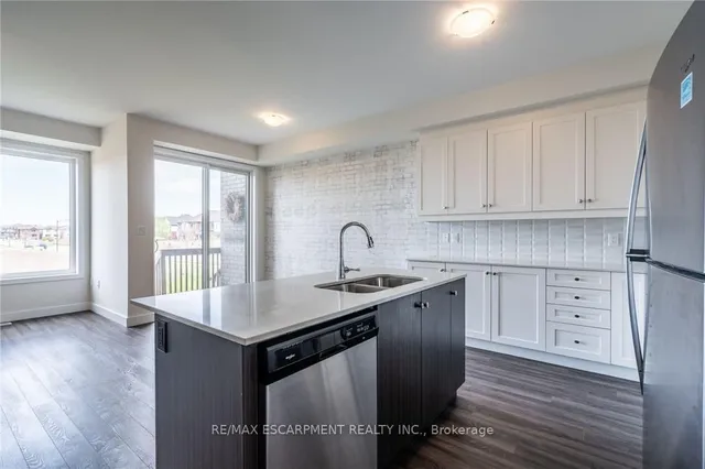 Additional property image - 6 Bedrock Dr