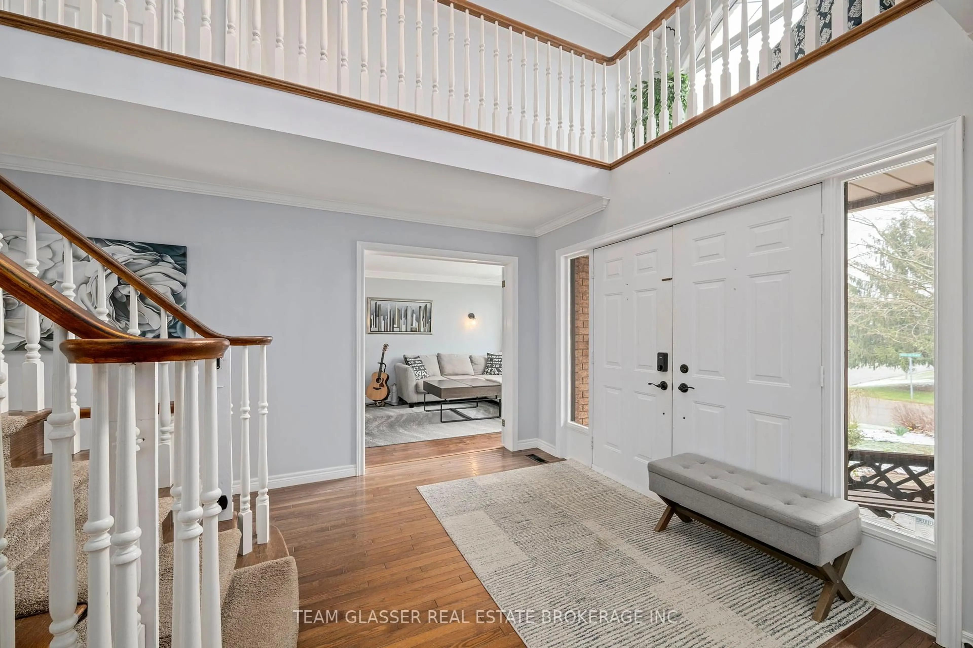 Indoor entryway for 103 ROSE HIP Pl, London South Ontario N6K 4H4