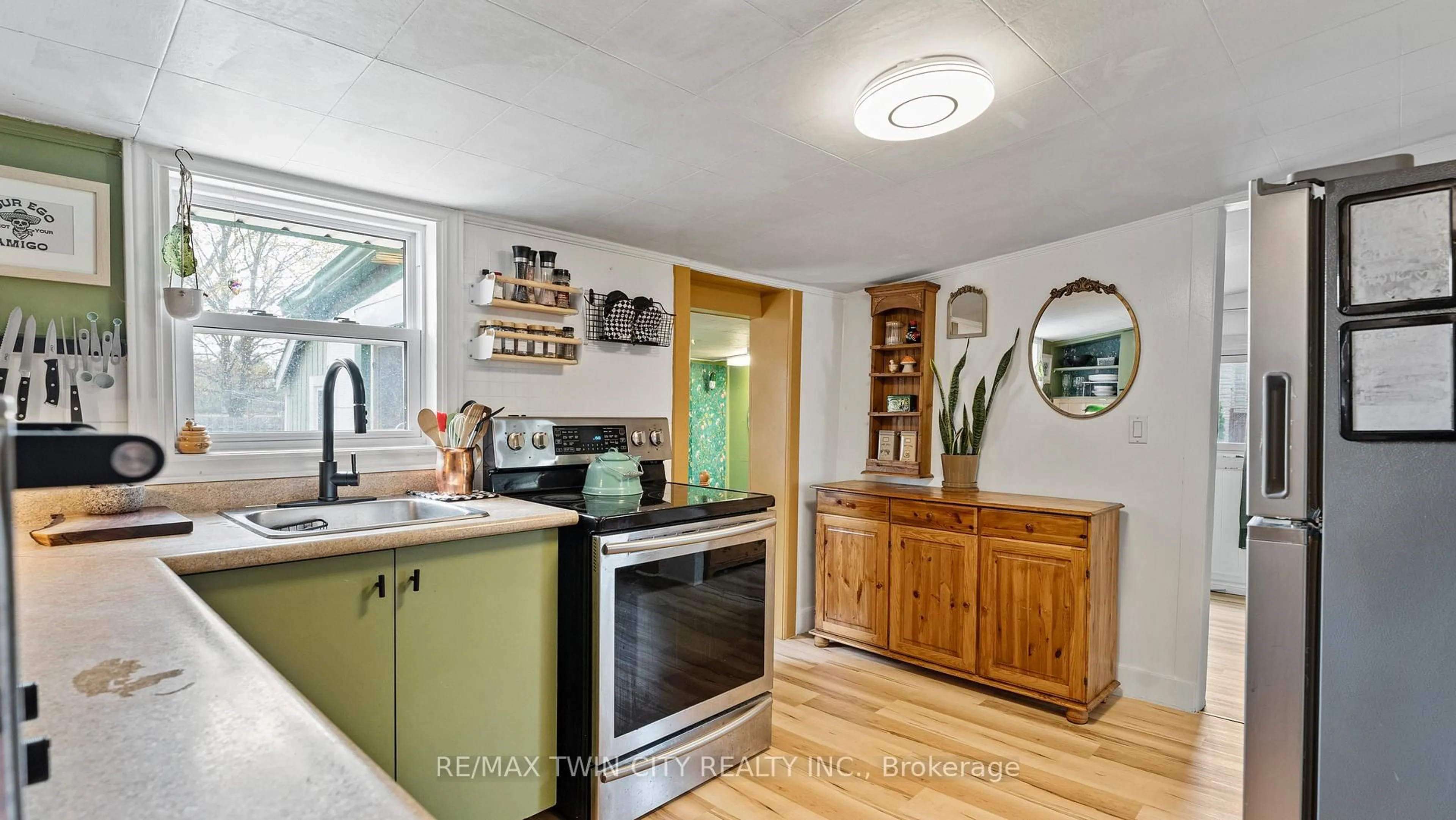 Open concept kitchen, unknown for 91 Herbert St, Brantford Ontario N3R 4A3