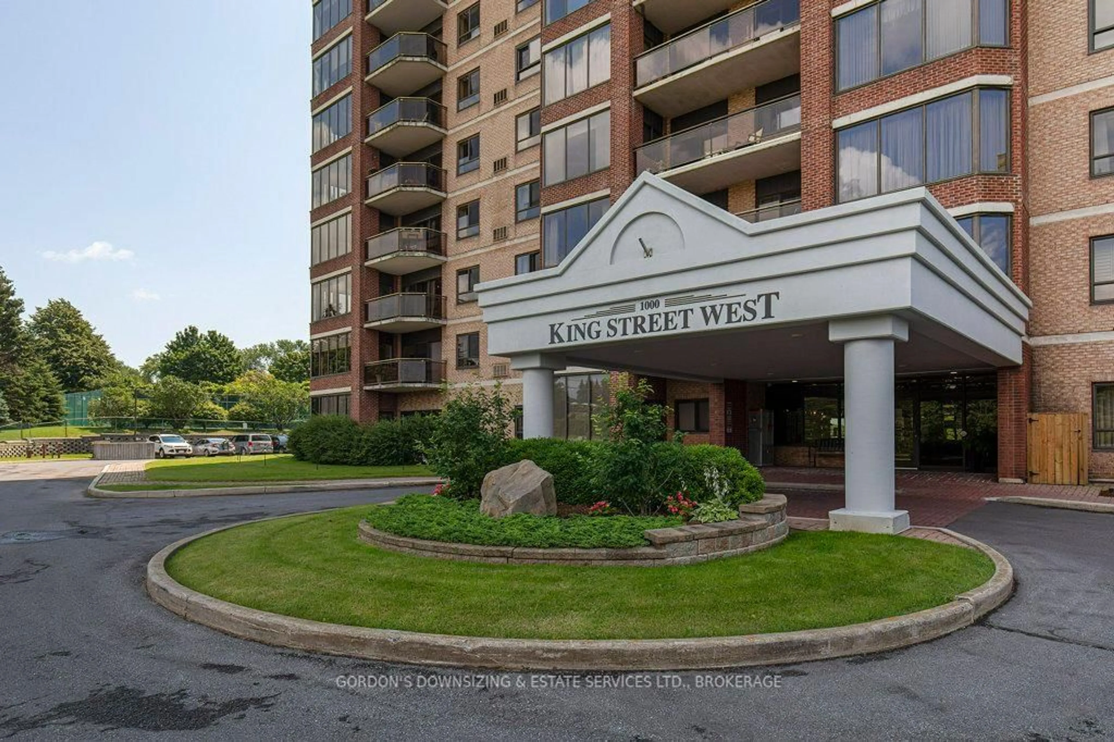 Indoor foyer for 1000 King St #704, Kingston Ontario K7M 8H3