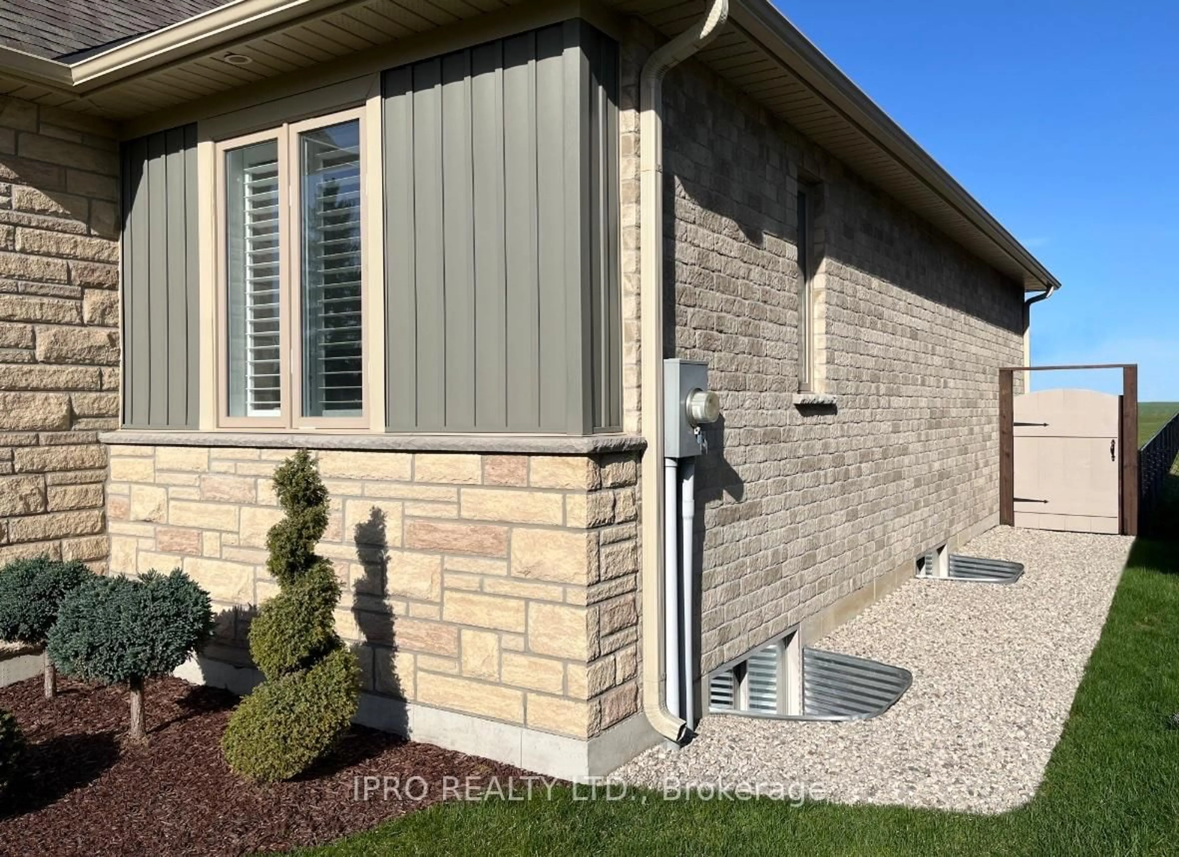 Home with brick exterior material, street for 774 Mount Pleasant Rd, Brant Ontario N0E 1K0
