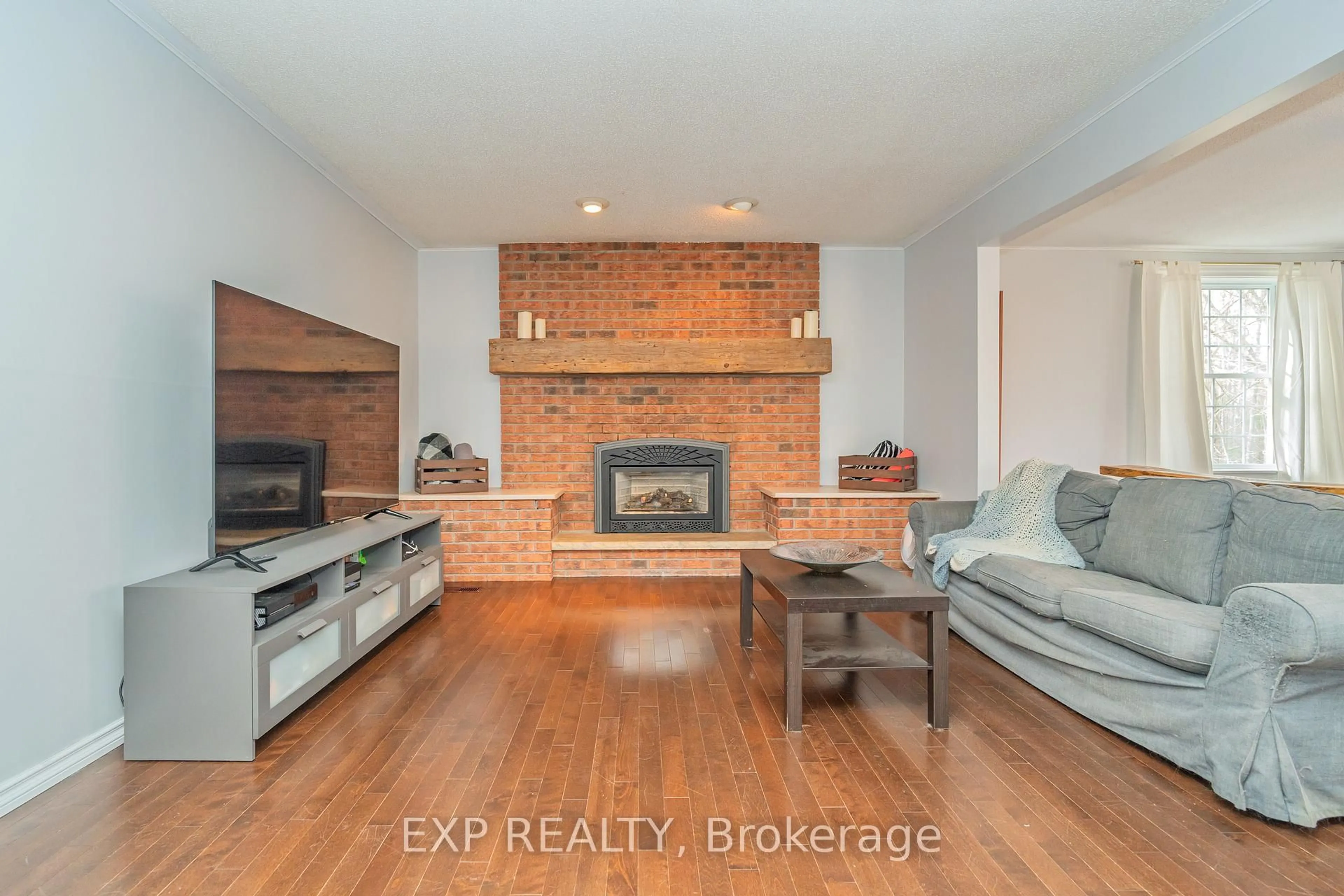 Living room with furniture, unknown for 8264 15 N/A, Carleton Place Ontario K7C 3P2