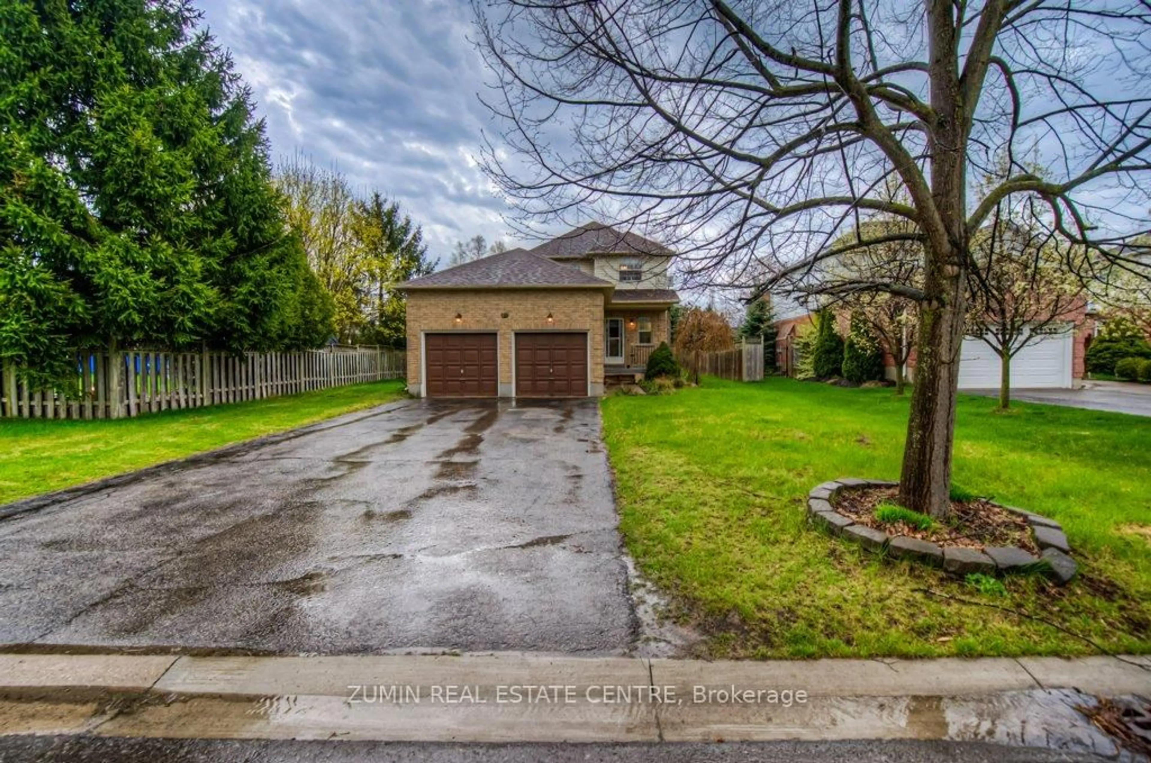 A pic from outside/outdoor area/front of a property/back of a property/a pic from drone, street for 20 Hunt St, North Dumfries Ontario N0B 1E0