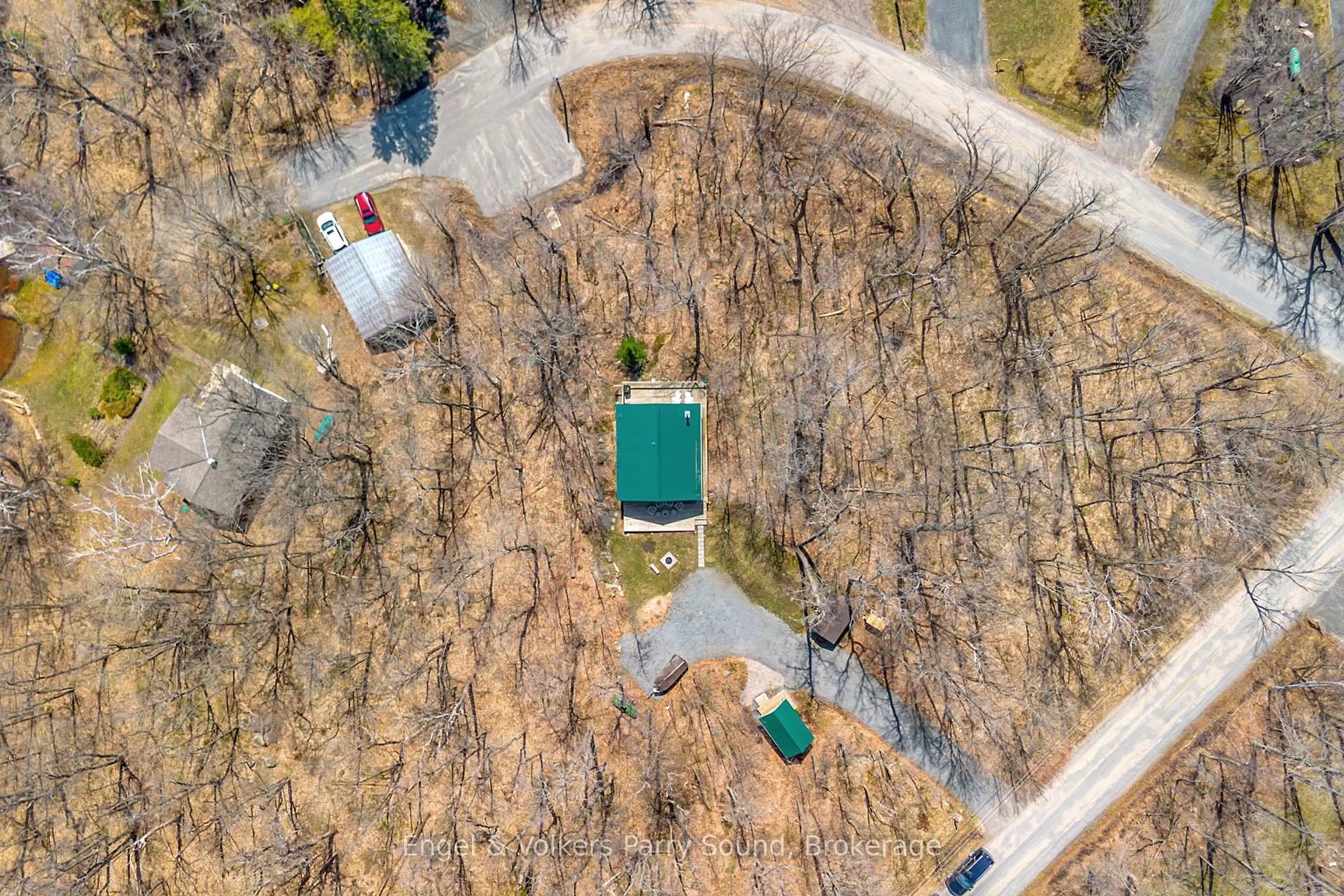 A pic from outside/outdoor area/front of a property/back of a property/a pic from drone, unknown for 107 Pinewood Rd, McDougall Ontario P2A 2W7