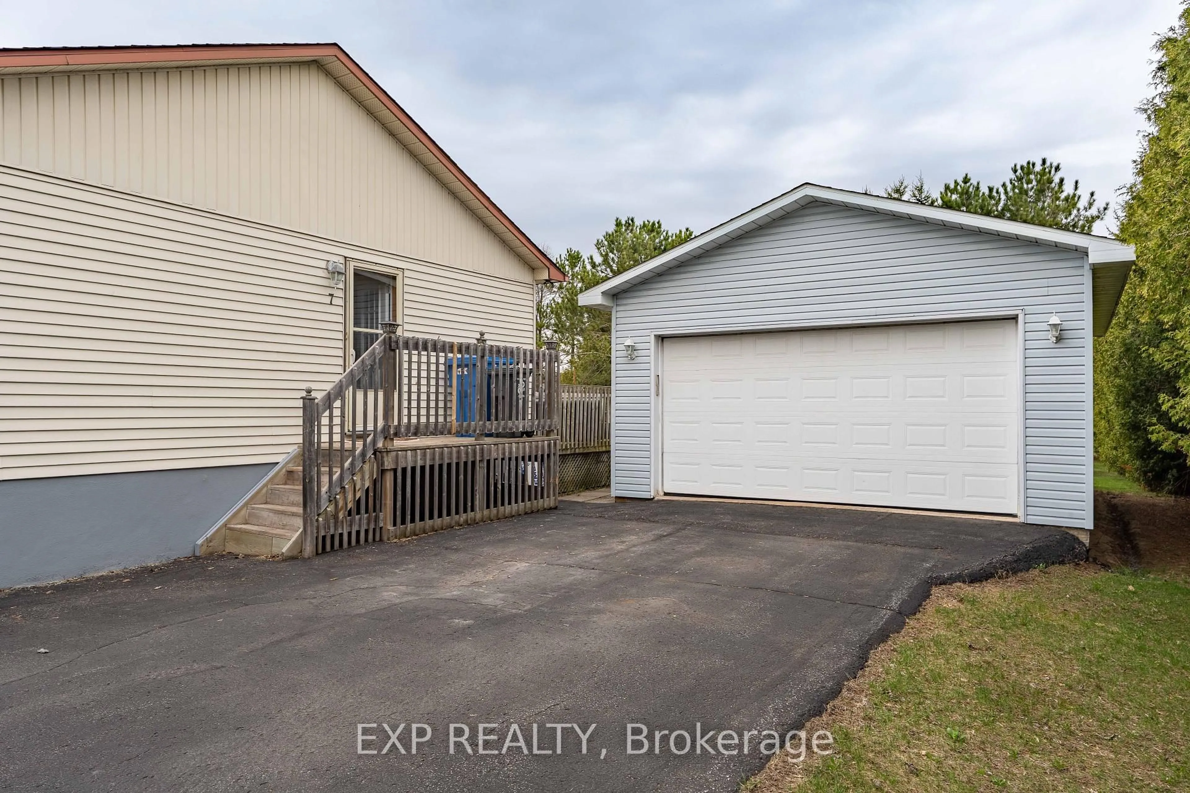A pic from outside/outdoor area/front of a property/back of a property/a pic from drone, street for 7 Bissonnette St, Alfred and Plantagenet Ontario K0B 1A0