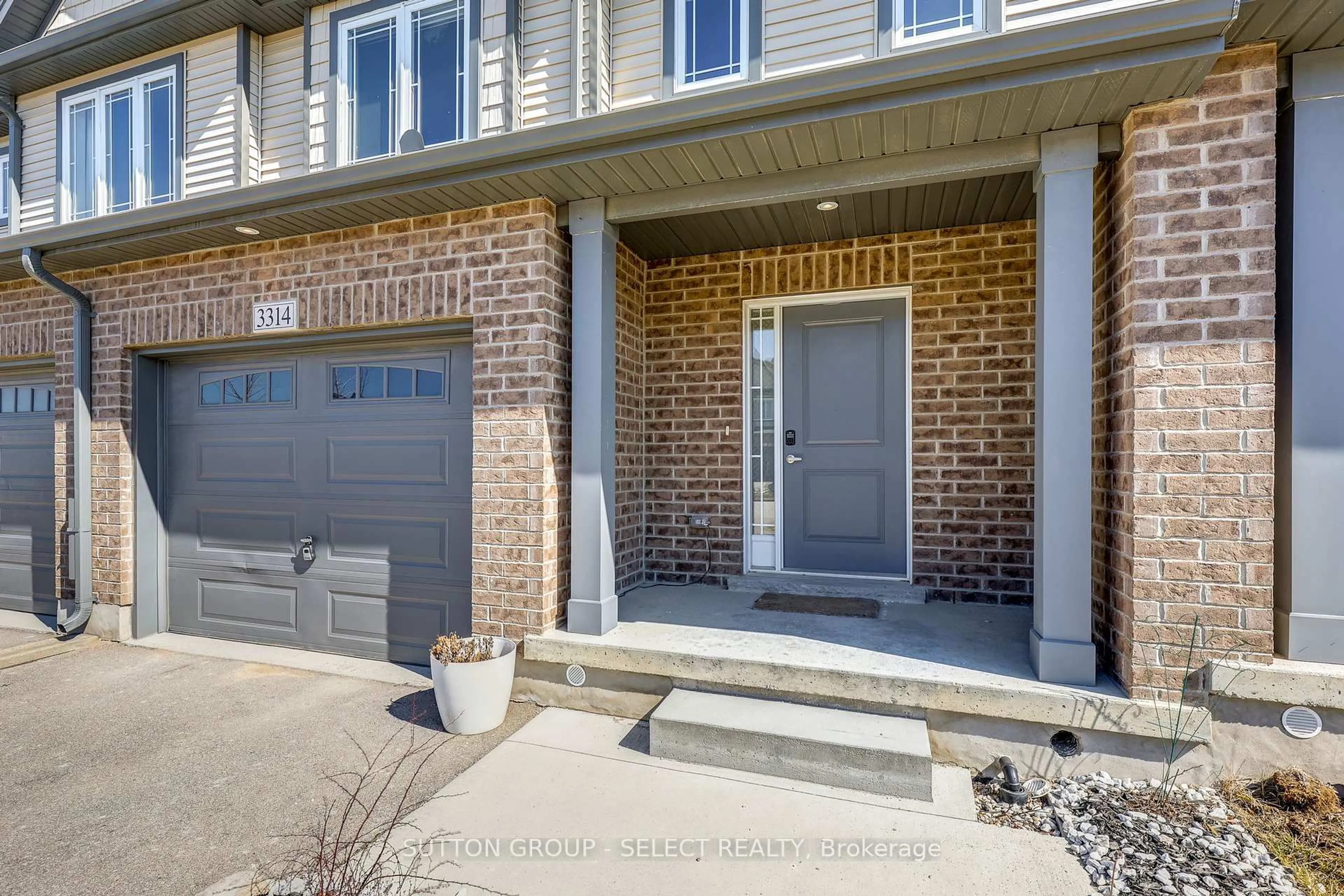 Home with brick exterior material, street for 3314 Strawberry Walk, London South Ontario N6M 0E9