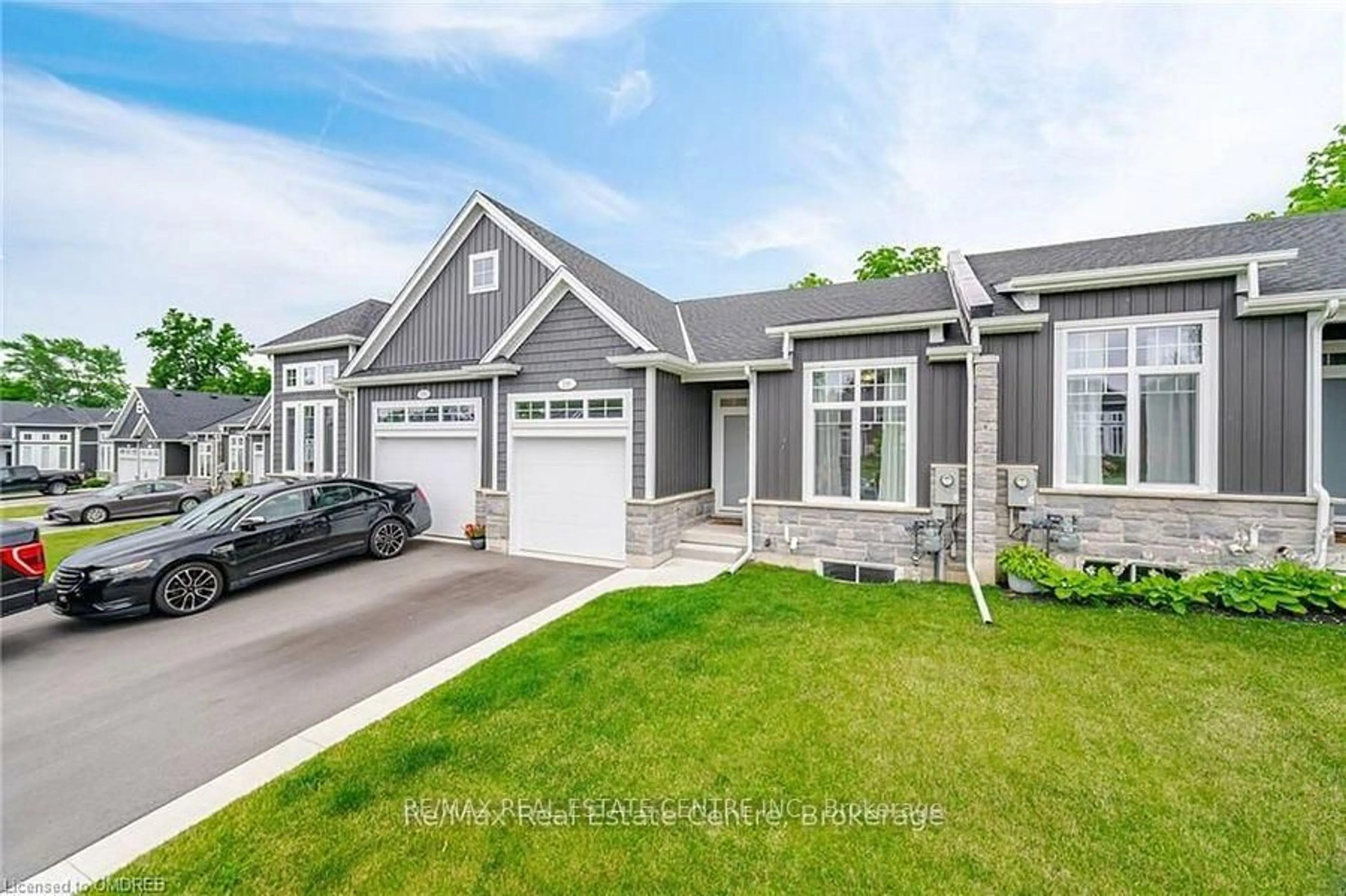 Home with vinyl exterior material, street for 199 Alderson Crt, Fort Erie Ontario L0S 1B0