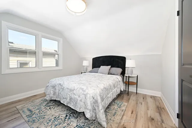 Additional property image - 282 Ottawa St