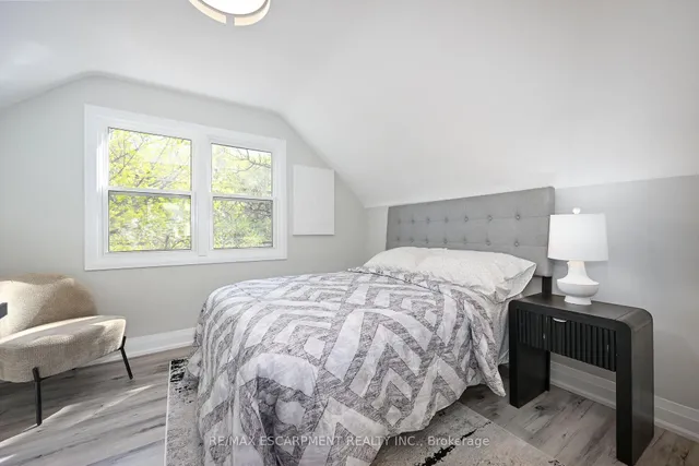 Additional property image - 282 Ottawa St