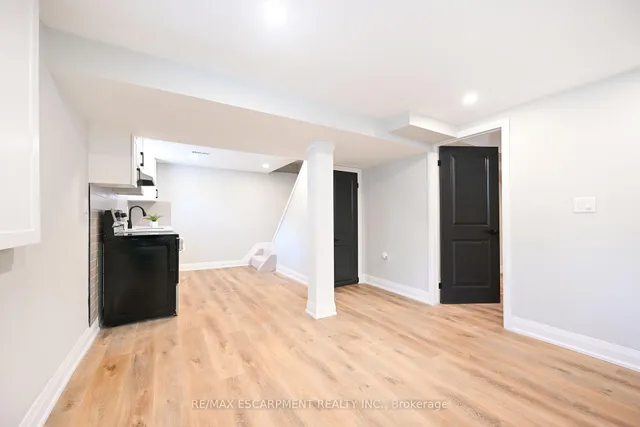 Additional property image - 282 Ottawa St