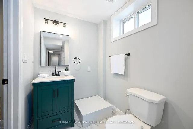 Additional property image - 282 Ottawa St