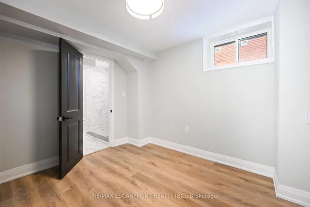 Additional property image - 282 Ottawa St