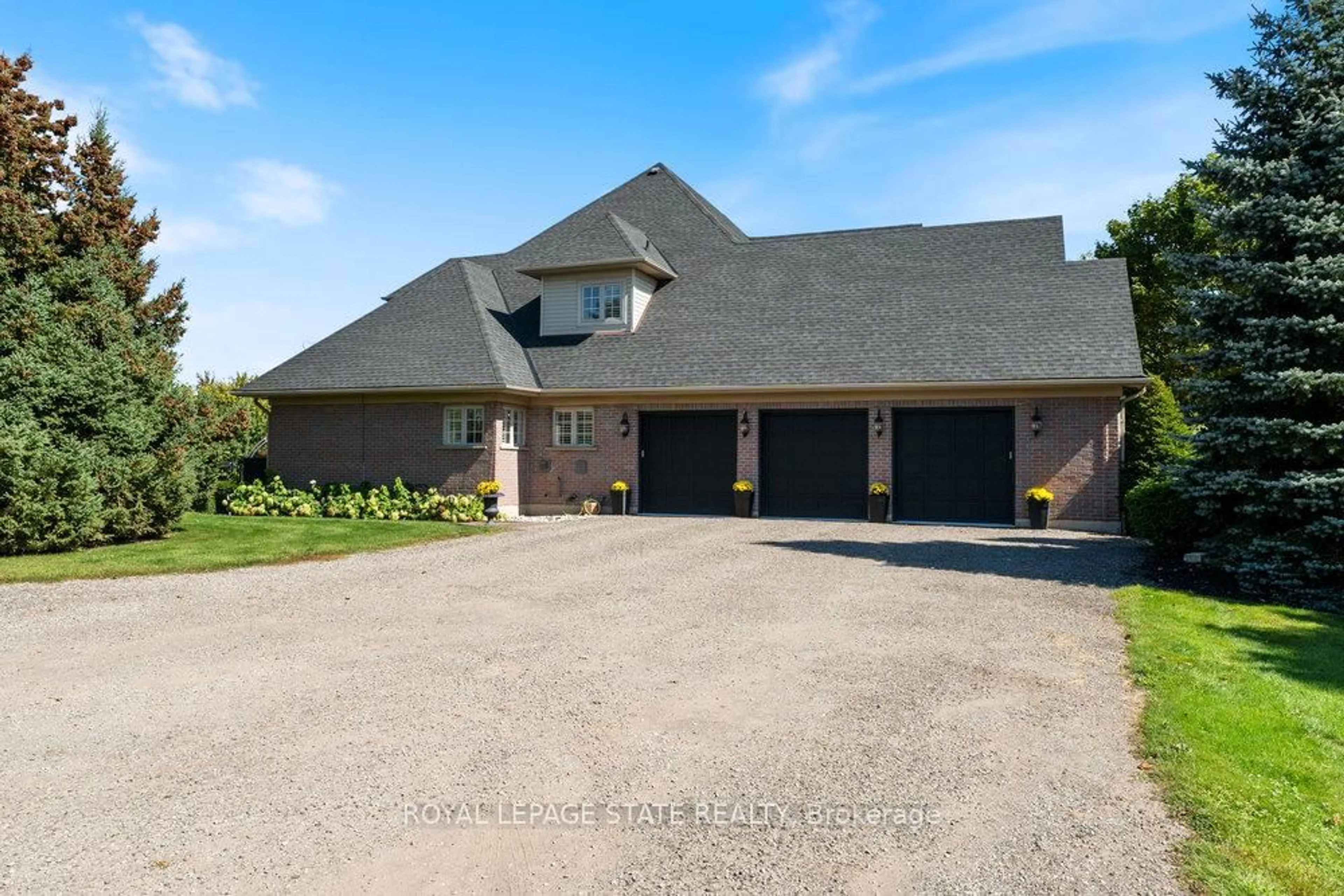 A pic from outside/outdoor area/front of a property/back of a property/a pic from drone, street for 1467 Book Rd, Hamilton Ontario L0R 1R0