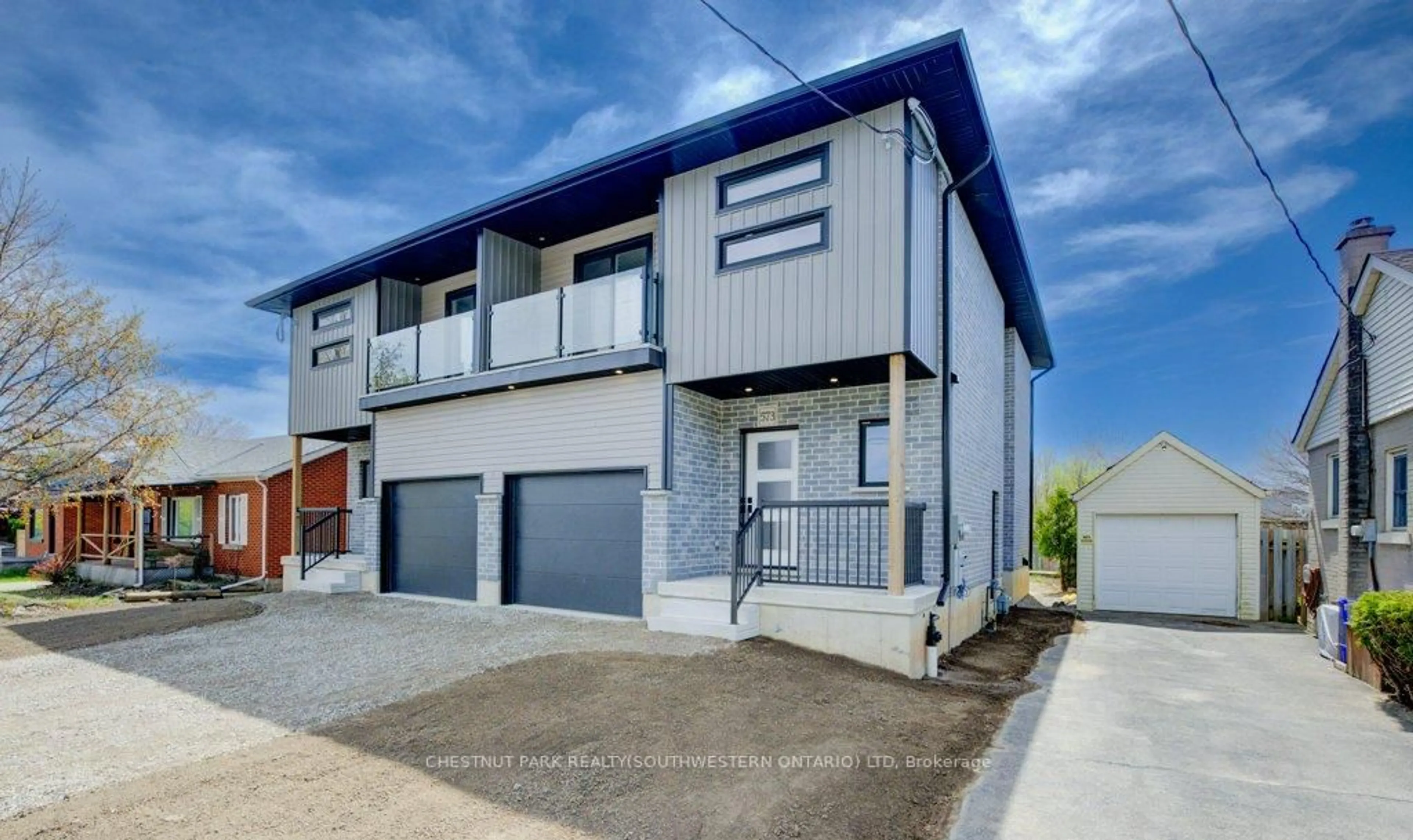 Unknown for 573 Guelph St, Kitchener Ontario N2H 5Y2