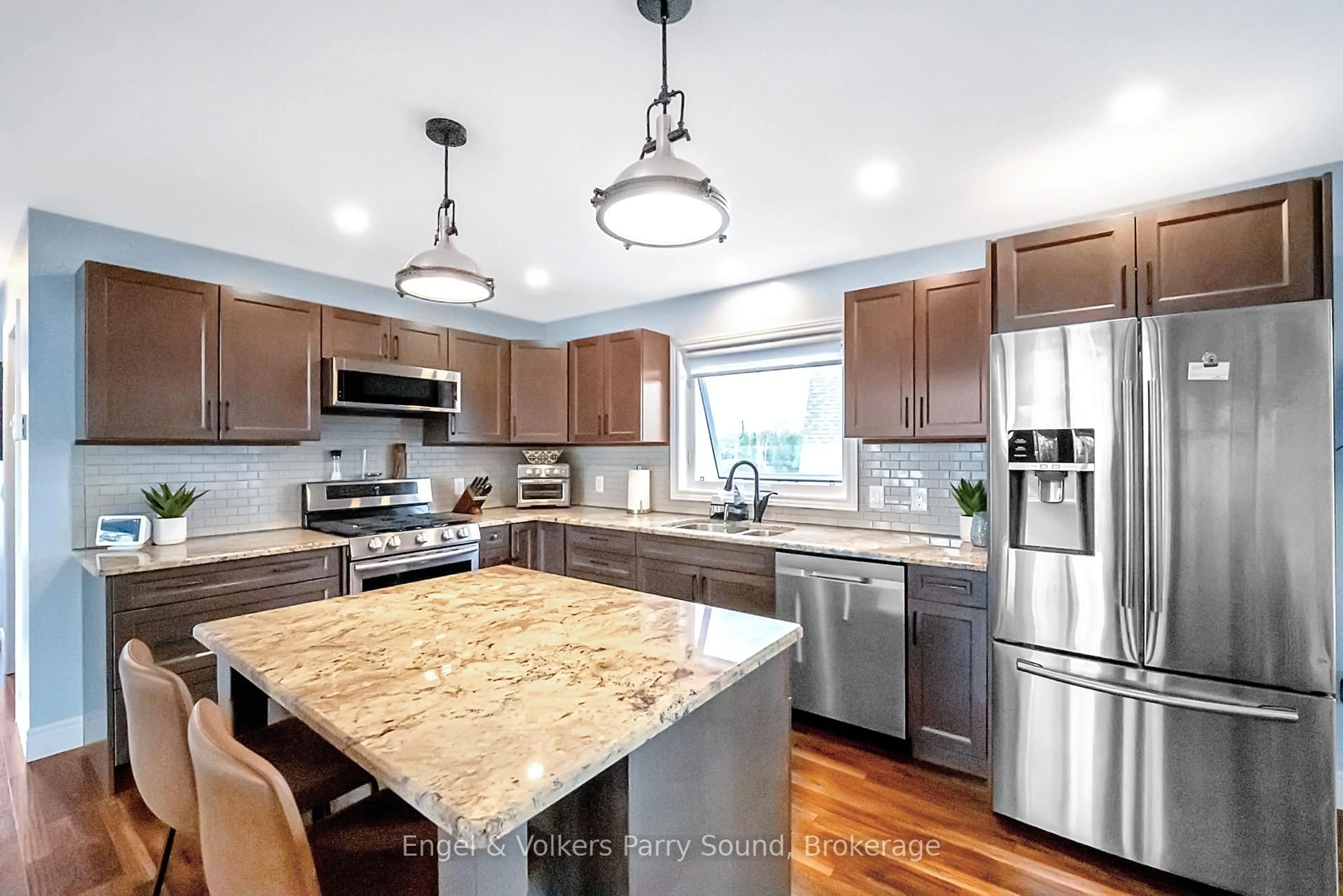 Open concept kitchen, unknown for 7 Willow Lane, McKellar Ontario P0G 1C0
