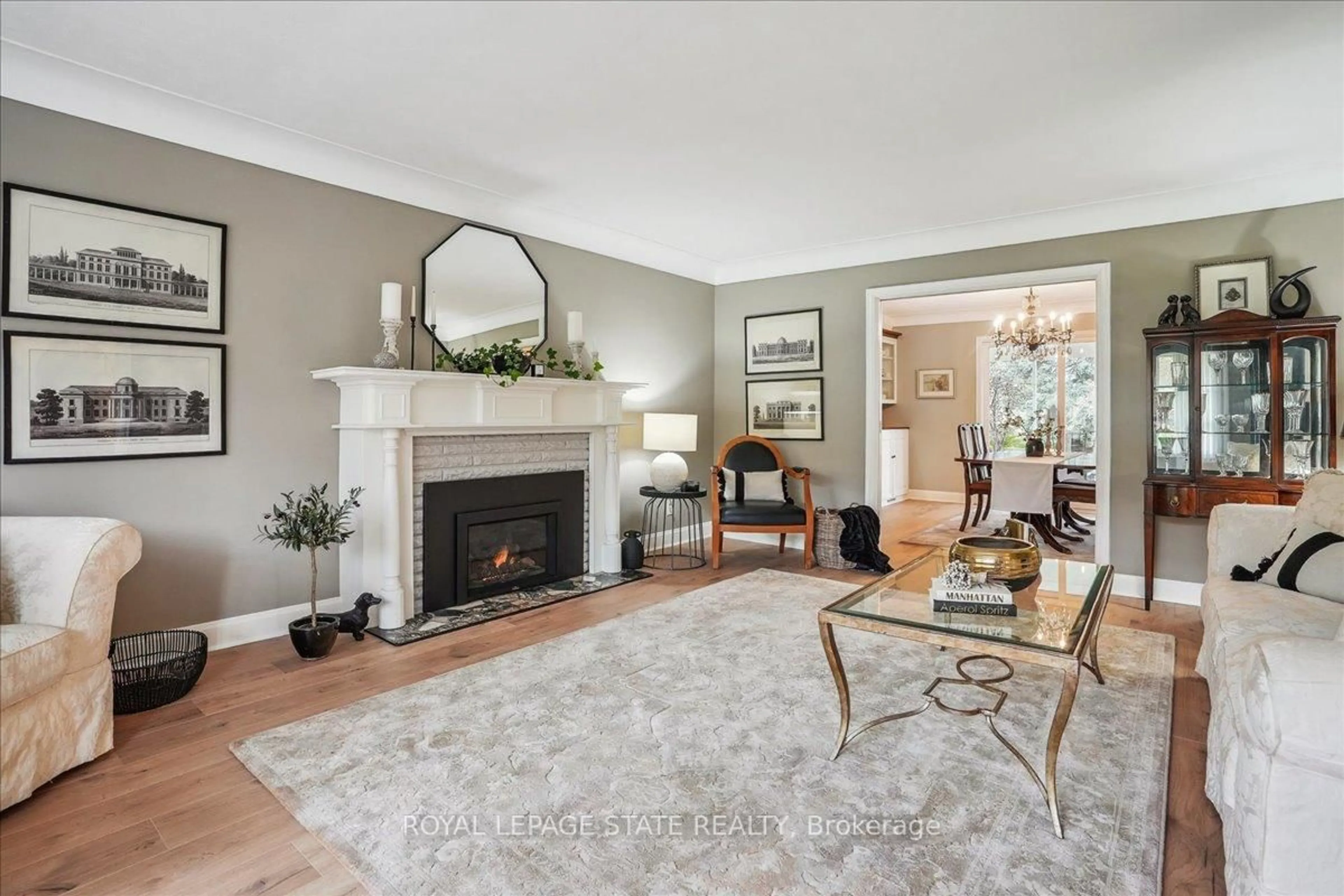 Living room with furniture, unknown for 396 Main St, Grimsby Ontario L3M 1T2