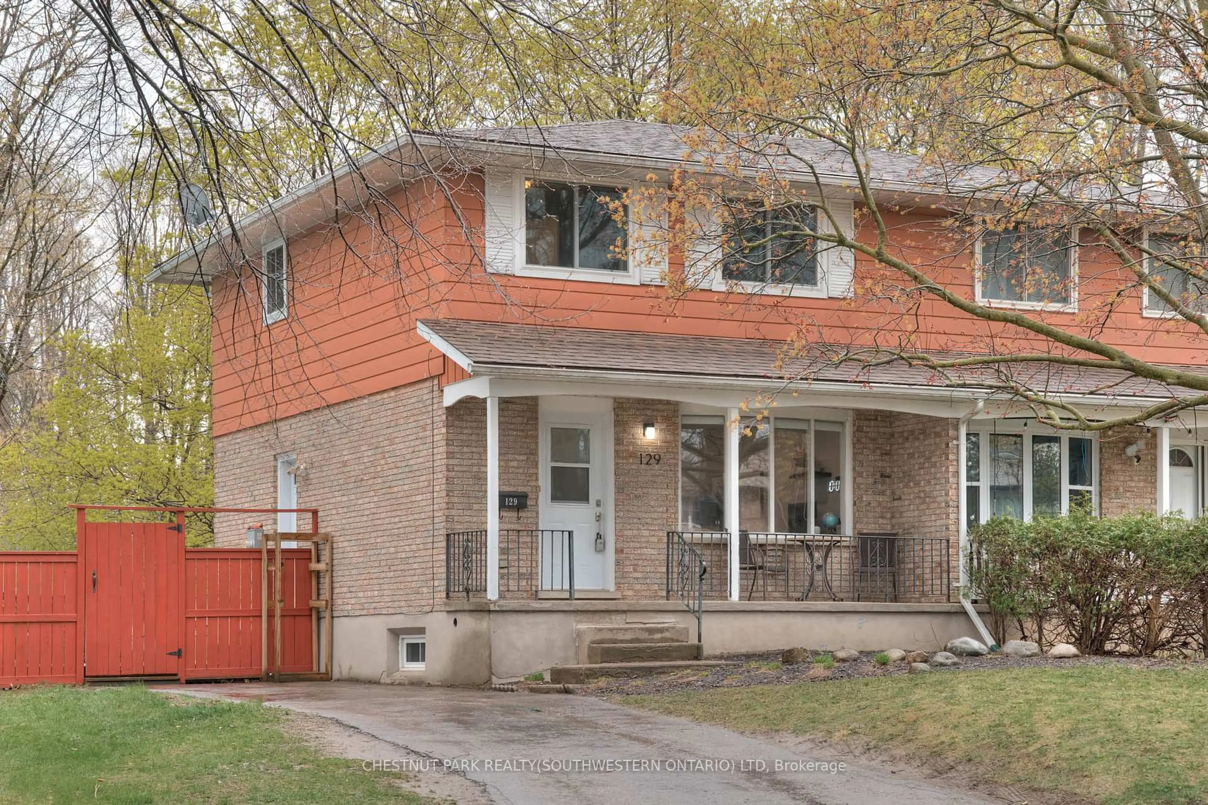 Home with brick exterior material, street for 129 Dalegrove Dr, Kitchener Ontario N2M 2G6