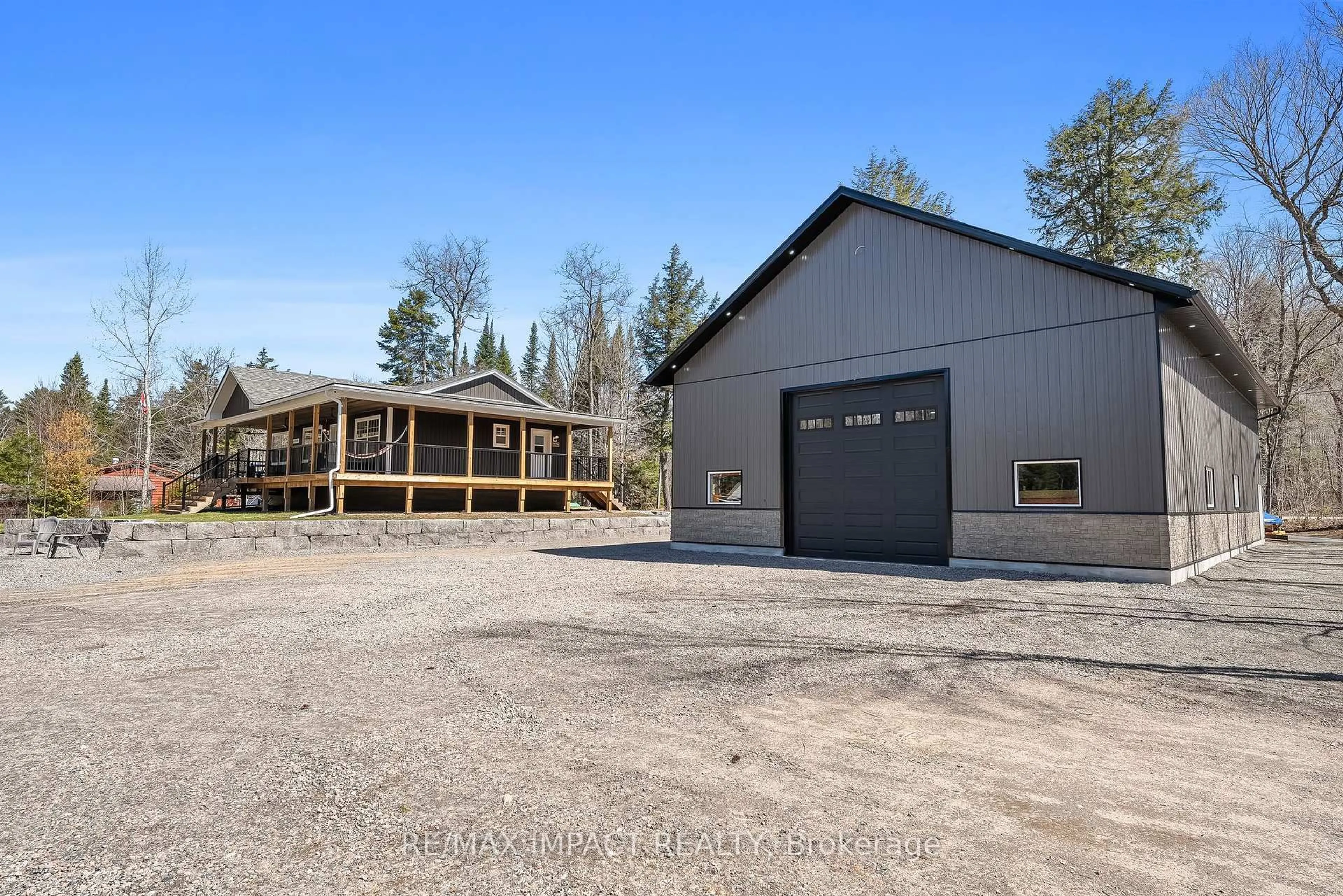 Indoor garage for 1006 Jasmine Rd, Dysart et al Ontario K0L 1M1