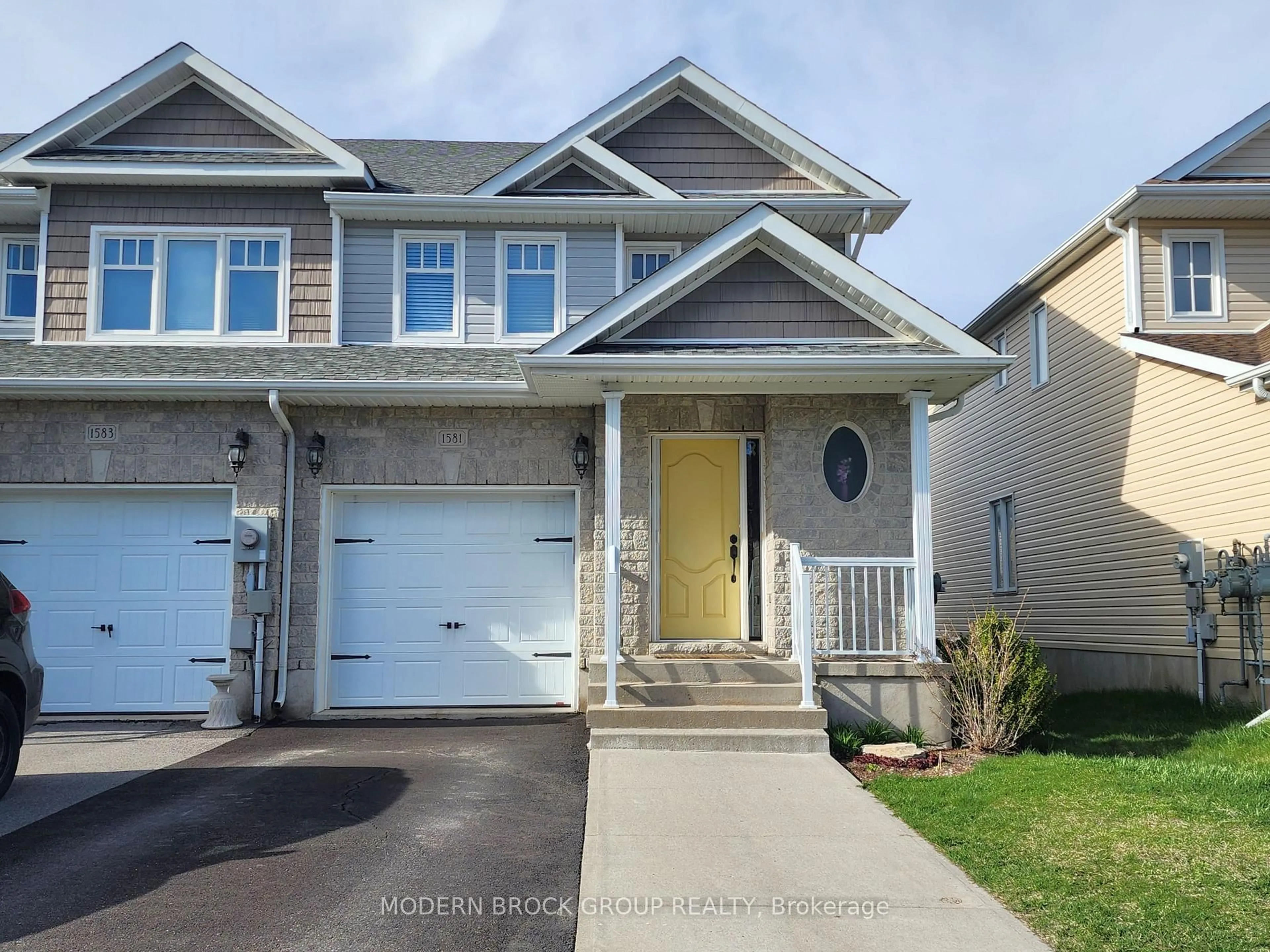 Home with vinyl exterior material, street for 1581 Crimson Cres, Kingston Ontario K7P 0J3