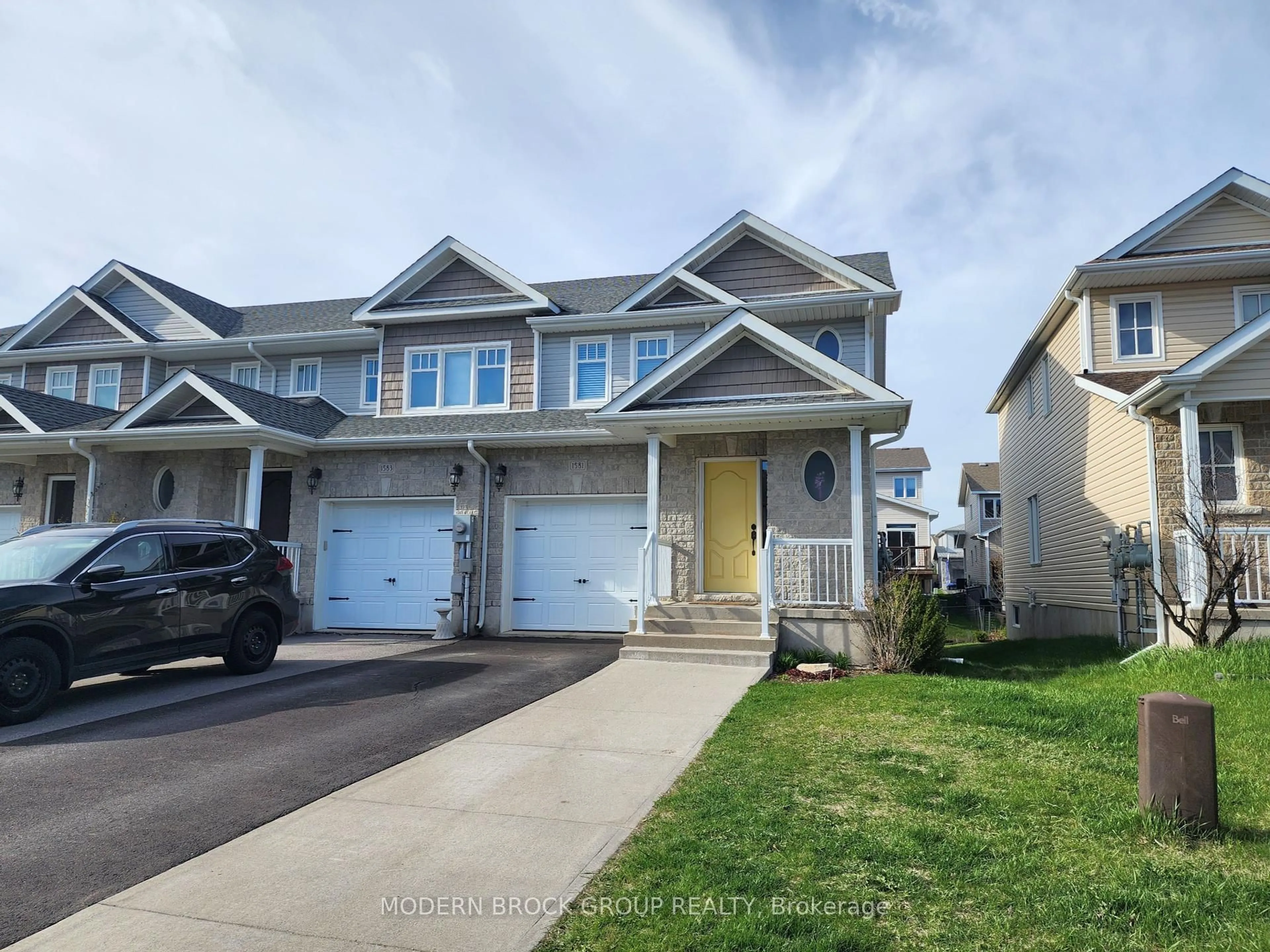 Home with vinyl exterior material, street for 1581 Crimson Cres, Kingston Ontario K7P 0J3