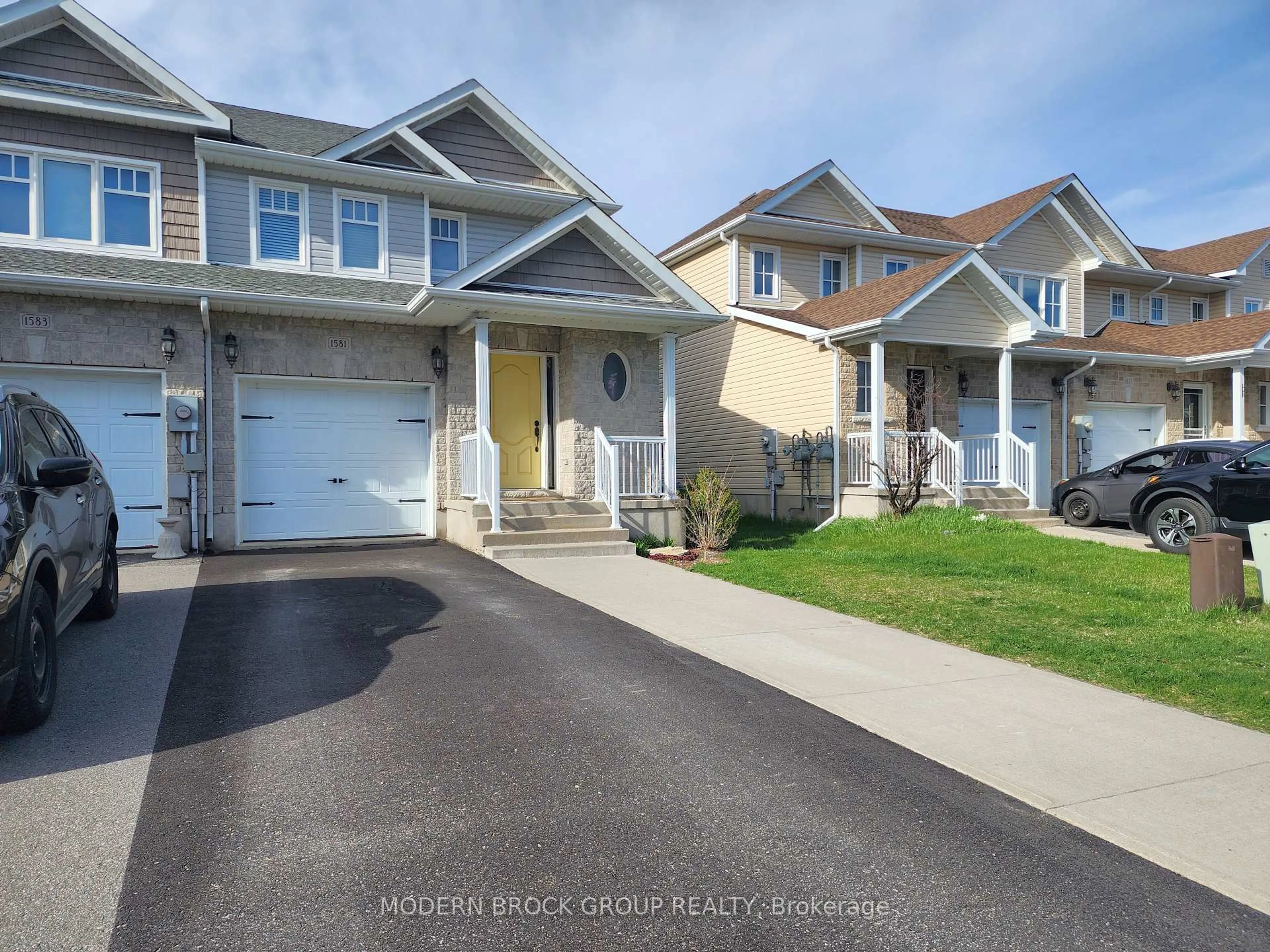 Home with vinyl exterior material, street for 1581 Crimson Cres, Kingston Ontario K7P 0J3