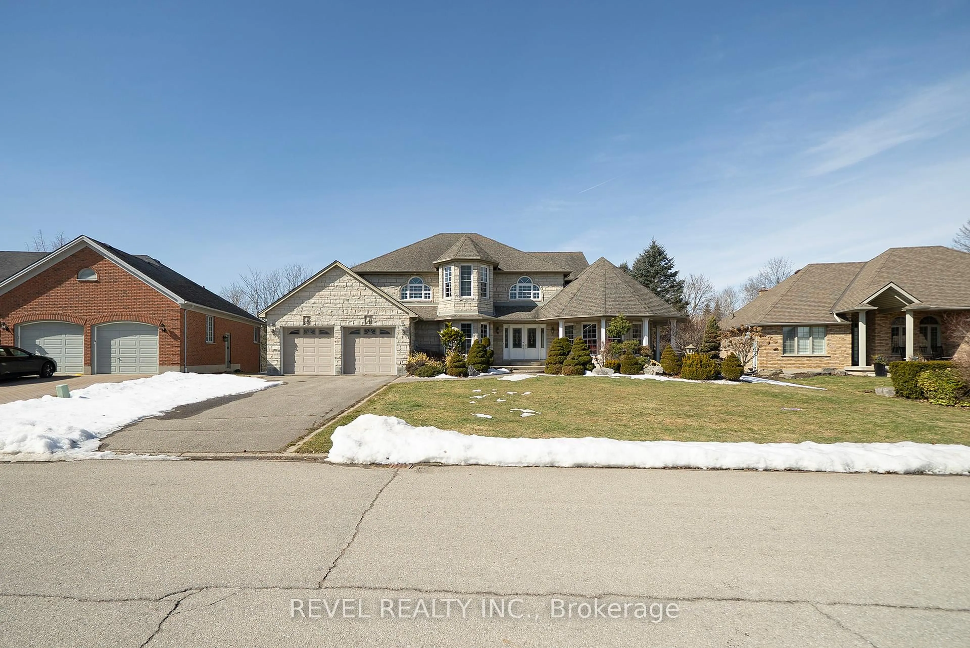 Home with brick exterior material, street for 15 Royal York Crt, Brant Ontario N0E 1N0