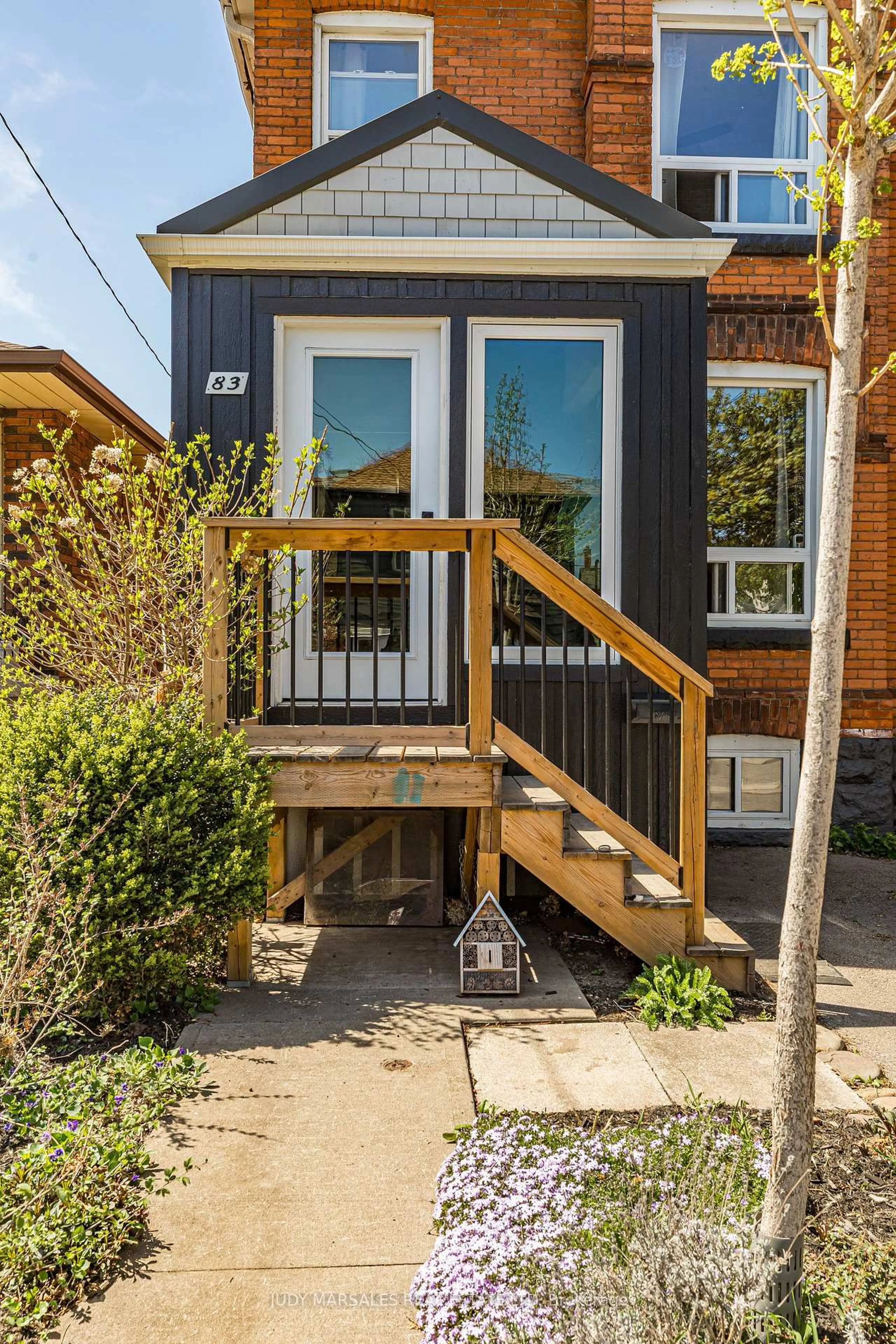 Unknown for 83 Oak Ave, Hamilton Ontario L8L 5M7