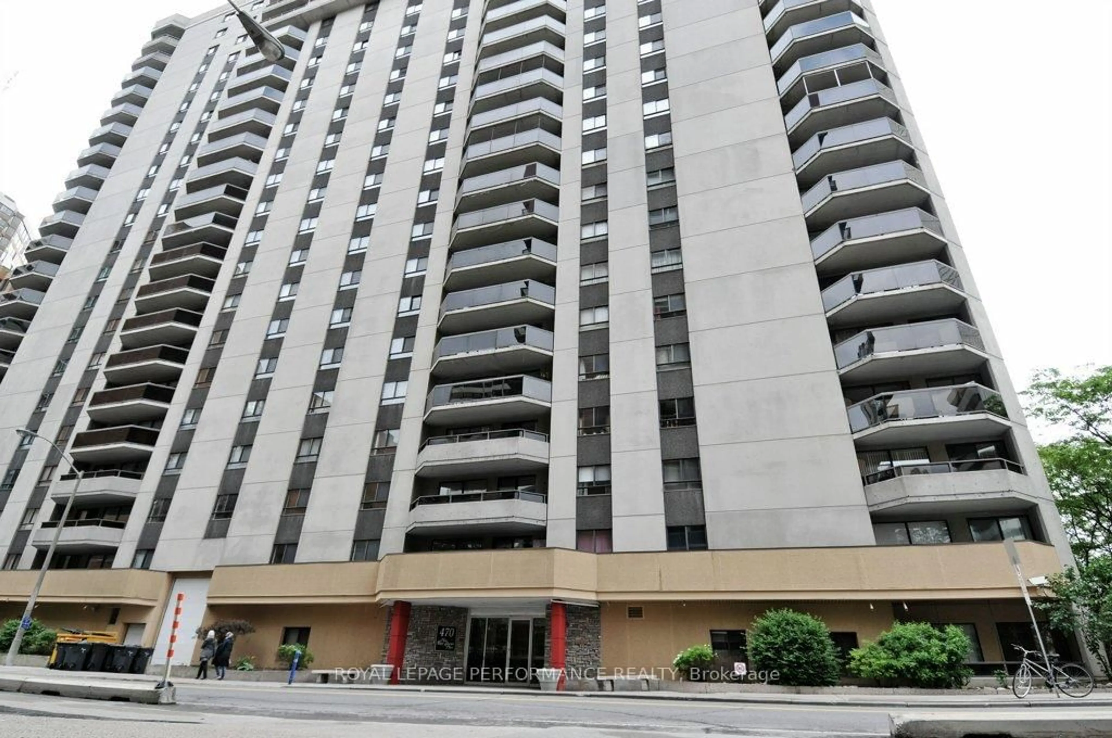 Indoor foyer for 470 Laurier Ave #1904, Ottawa Ontario K1R 7W9