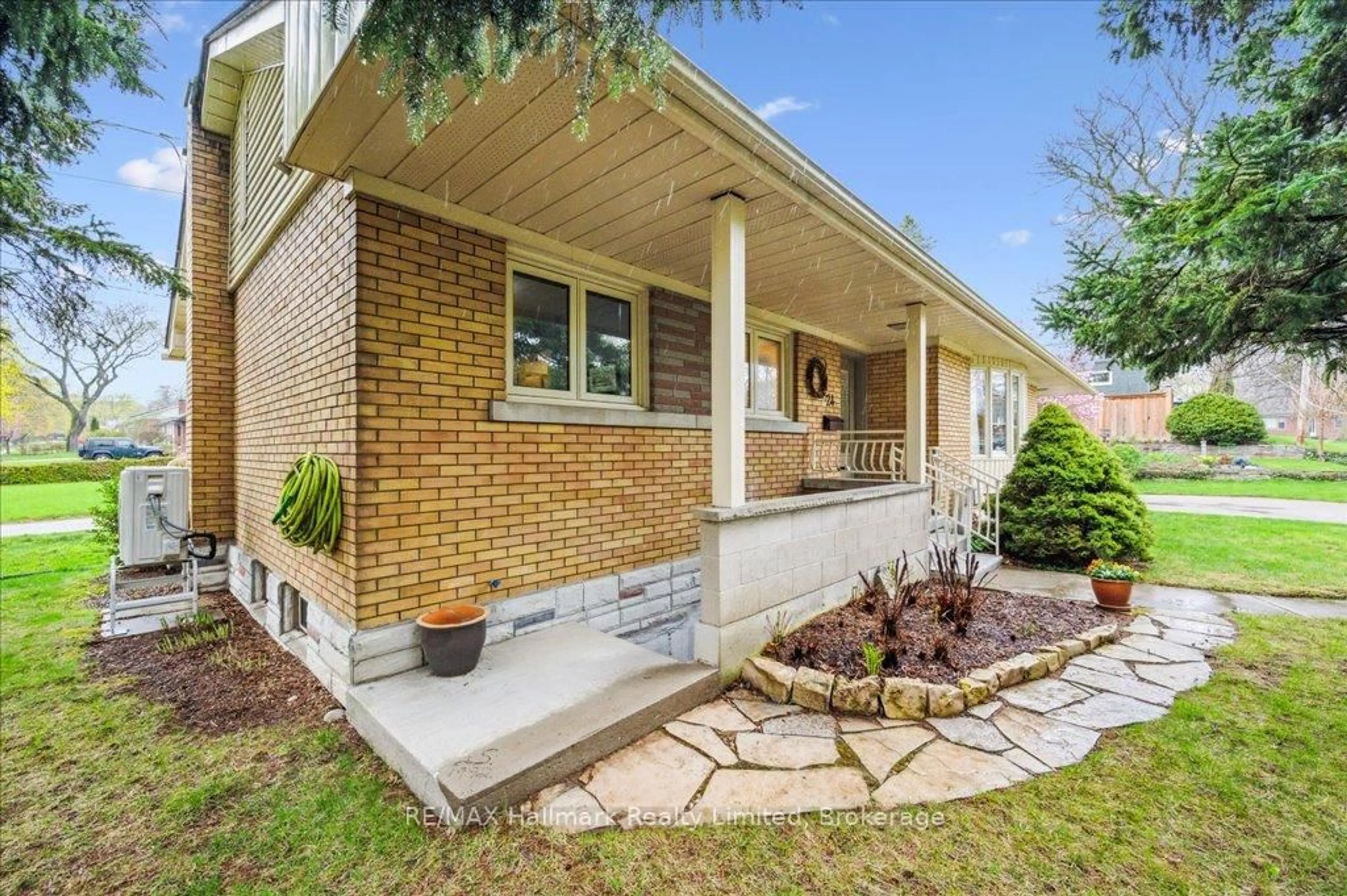 Home with brick exterior material, street for 24 Shaftesbury Ave, Guelph Ontario N1E 1K5