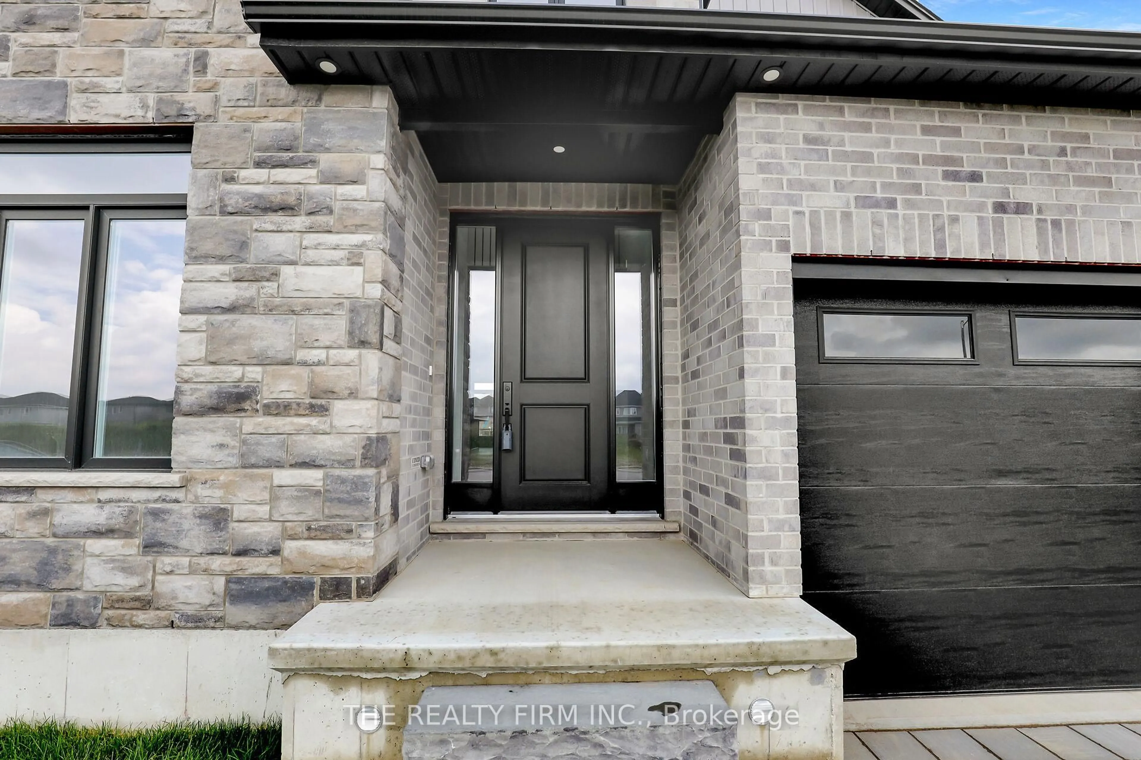 Indoor entryway for 36 KELLY Dr, Zorra Ontario N0M 2M0