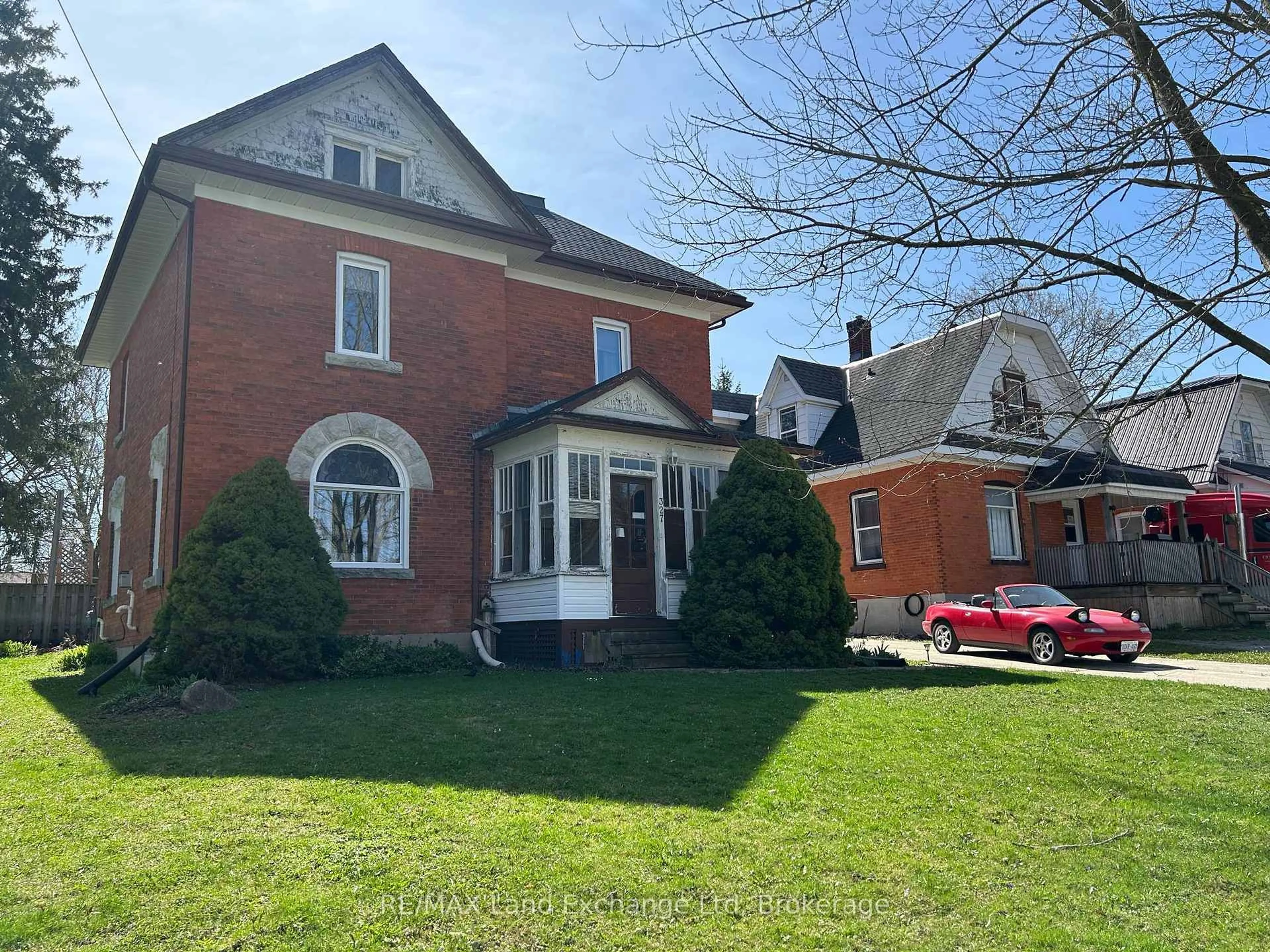 Unknown for 327 Frances St, North Huron Ontario N0G 2W0