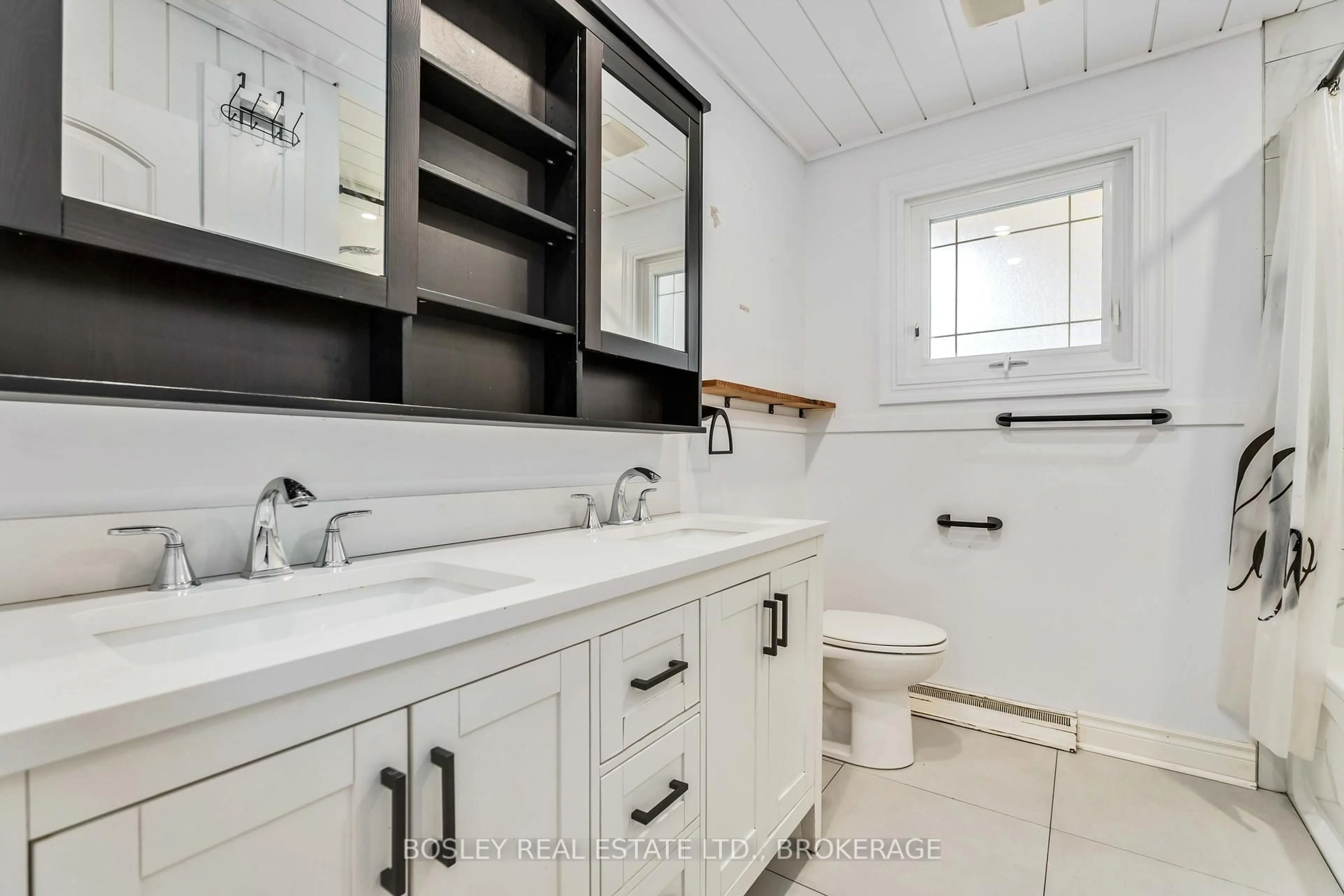 Contemporary bathroom, ceramic/tile floor for 58 TED St, St. Catharines Ontario L2N 1E5