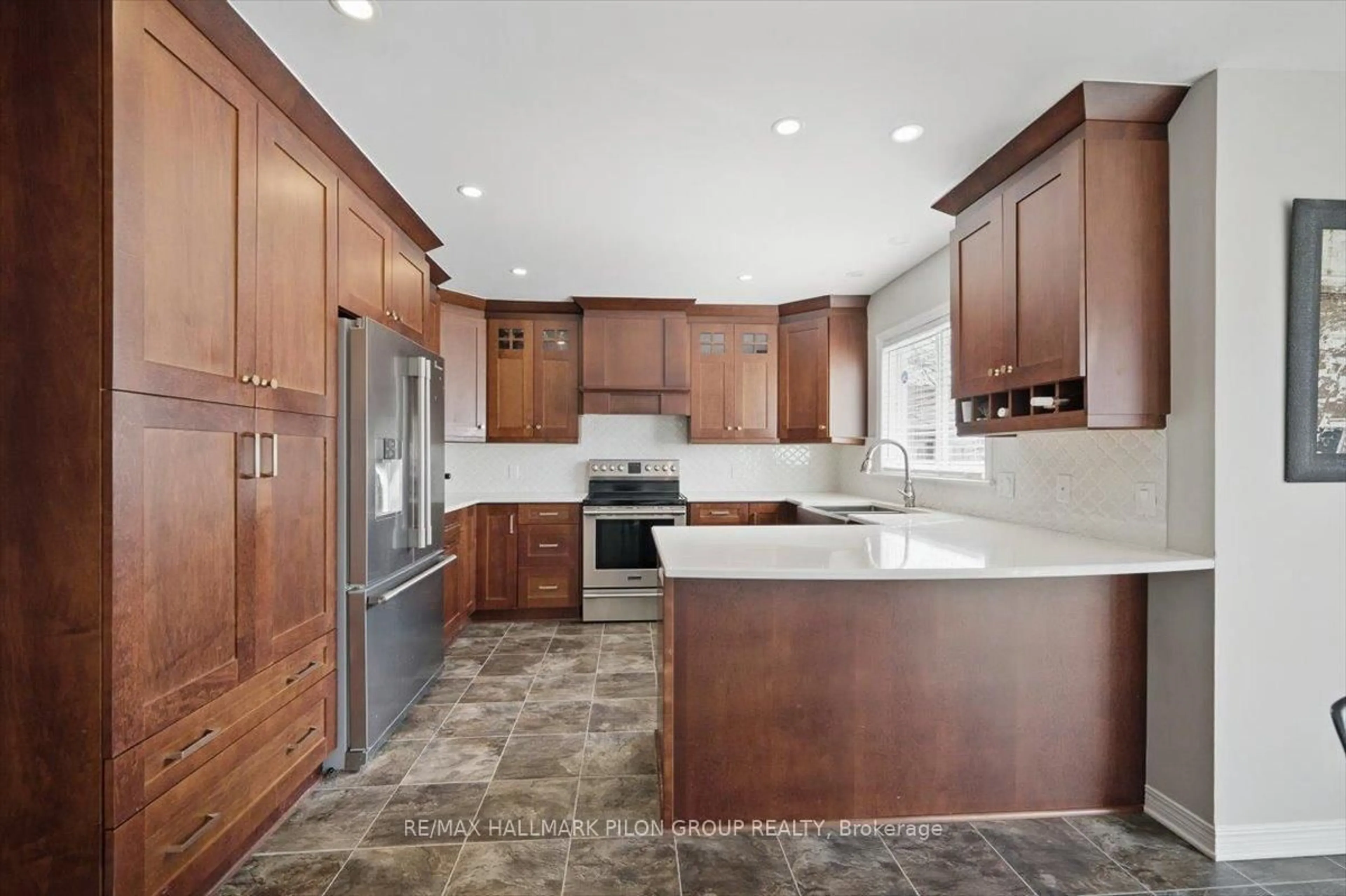 Unknown for 10 Maybrook Pl, Ottawa Ontario K2G 6H6