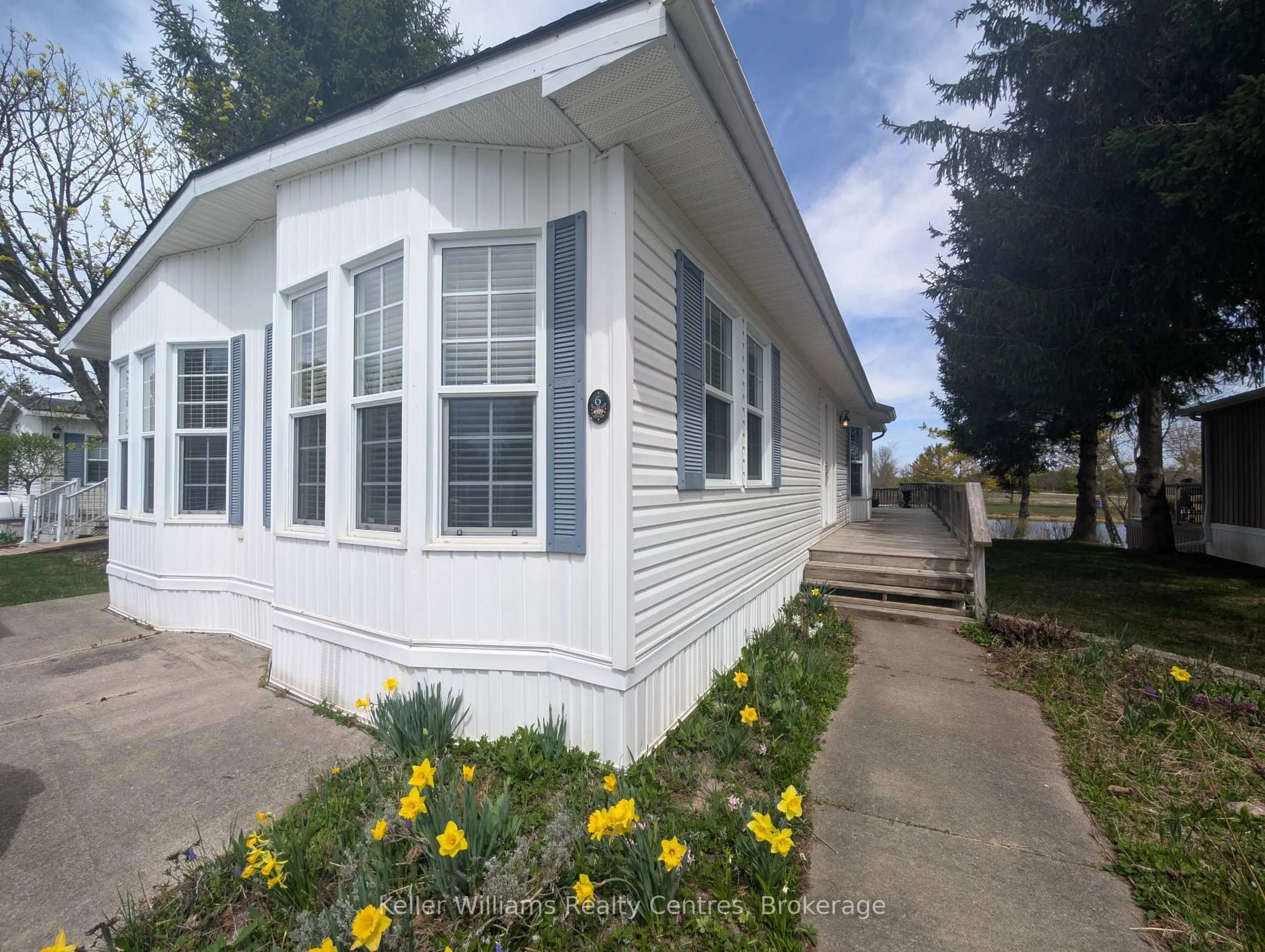 Home with vinyl exterior material, street for 13 Southline Ave #PR6, Huron-Kinloss Ontario N2Z 2X5
