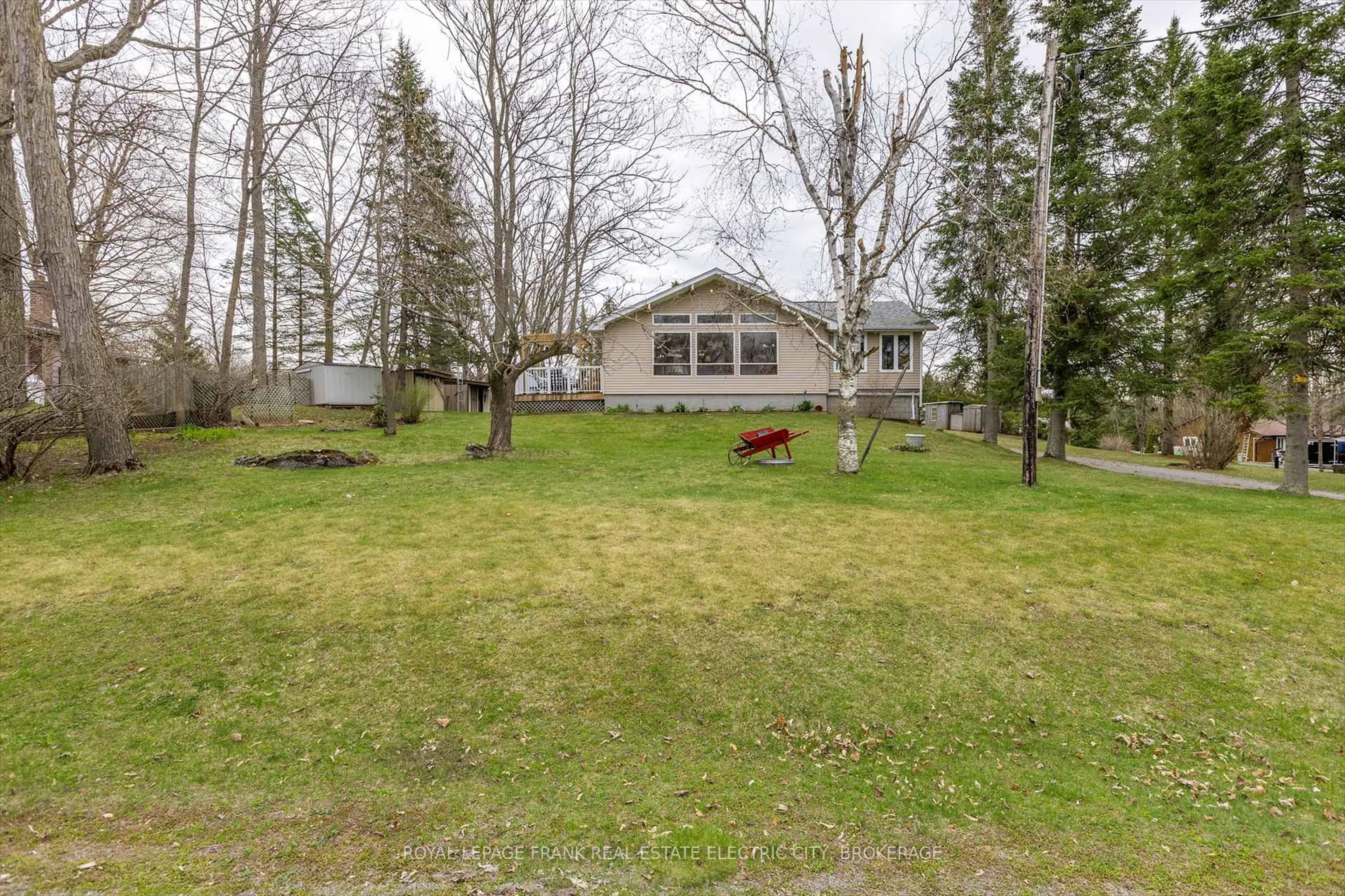 A pic from outside/outdoor area/front of a property/back of a property/a pic from drone, unknown for 2811 Antelope Tr, Smith-Ennismore-Lakefield Ontario K0L 2H0