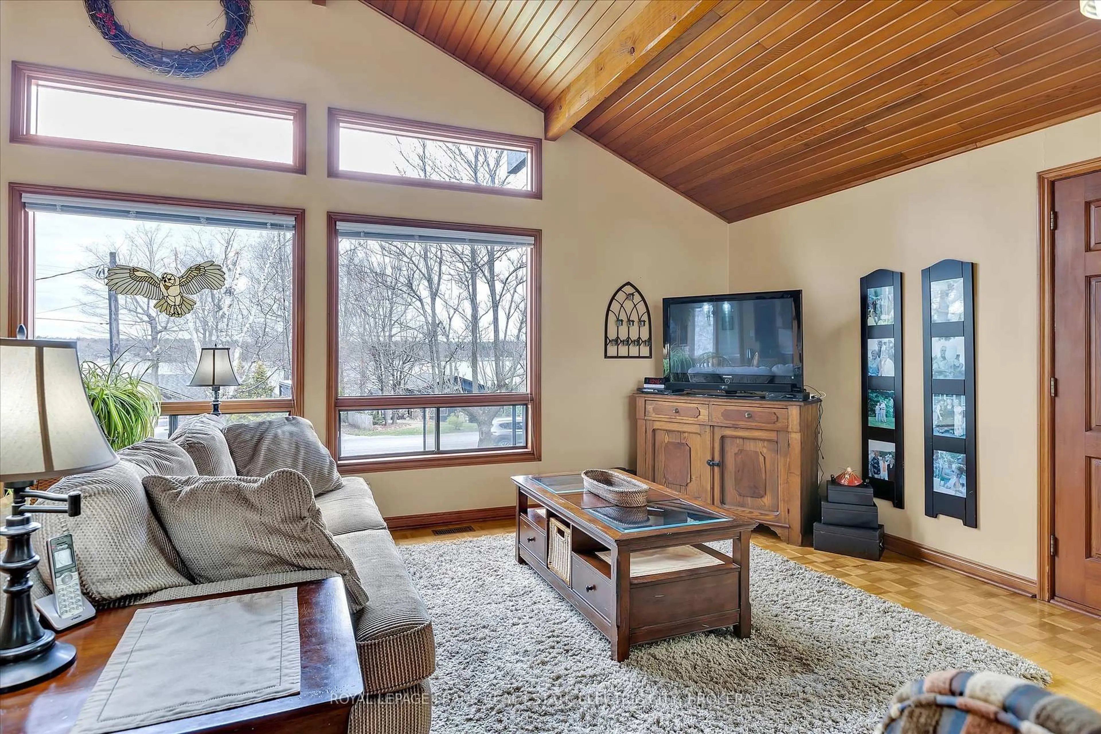 Living room with furniture, unknown for 2811 Antelope Tr, Smith-Ennismore-Lakefield Ontario K0L 2H0